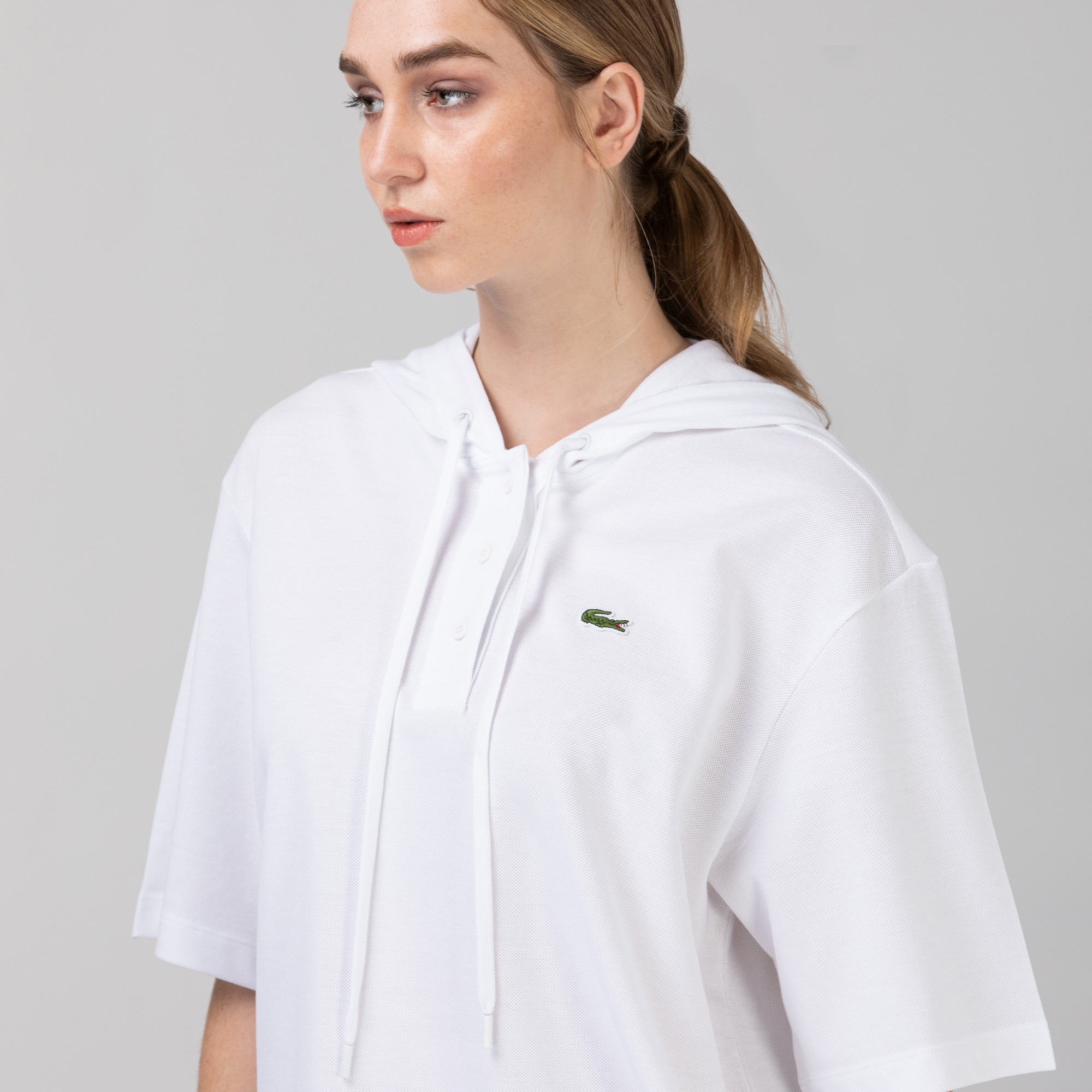Lacoste L!ve Organik Pamuk Kadın Relaxed Fit Kapüşonlu Beyaz Polo