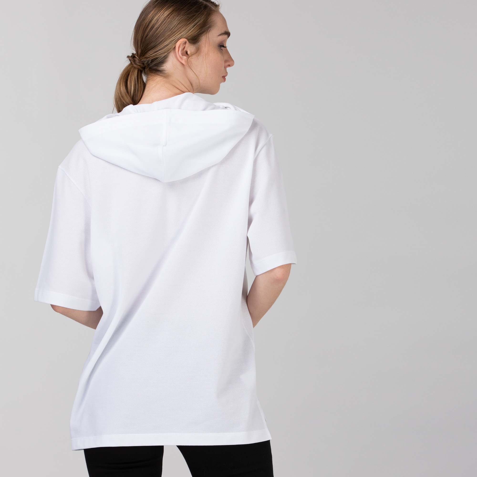 Lacoste L!ve Organik Pamuk Kadın Relaxed Fit Kapüşonlu Beyaz Polo