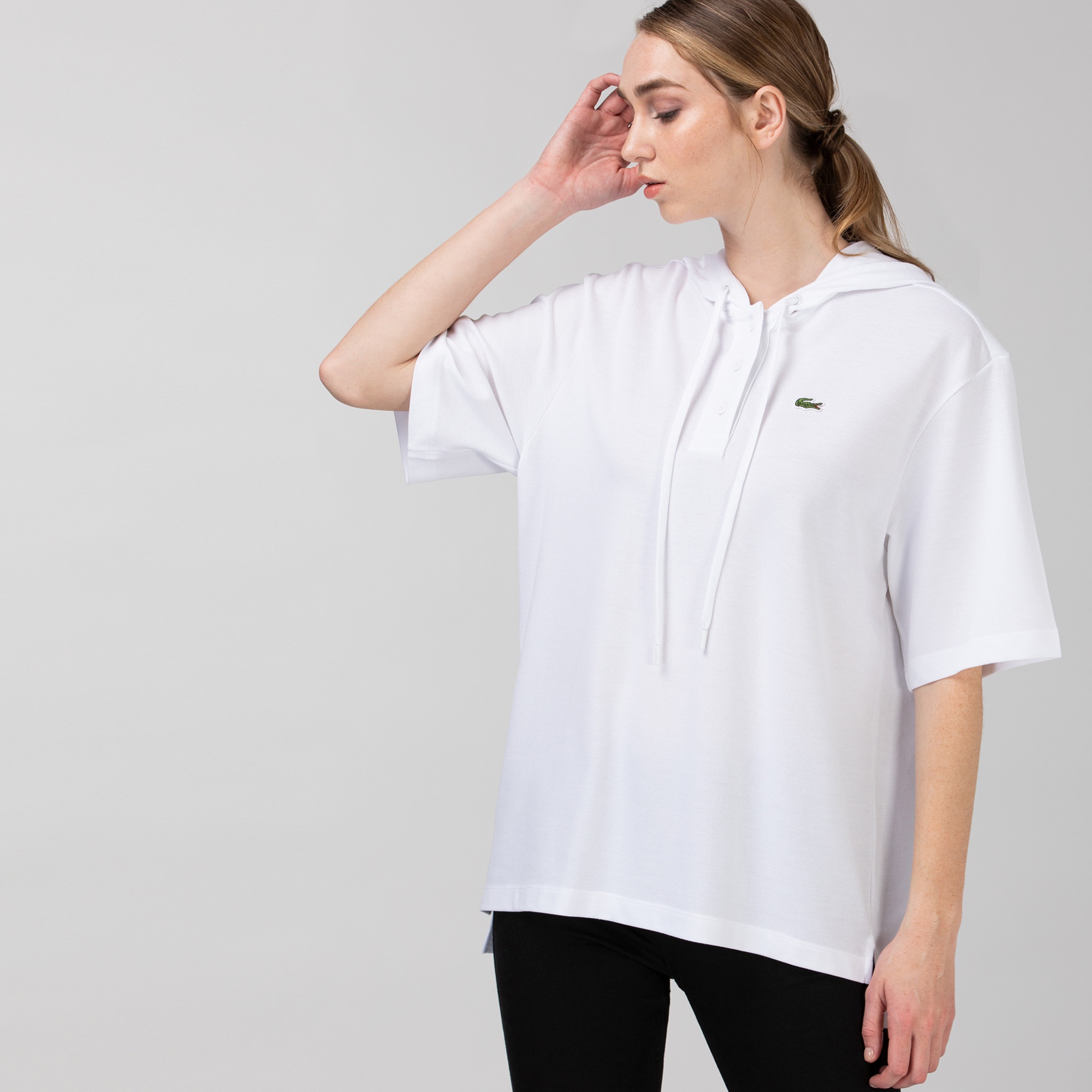 Lacoste L!ve Organik Pamuk Kadın Relaxed Fit Kapüşonlu Beyaz Polo