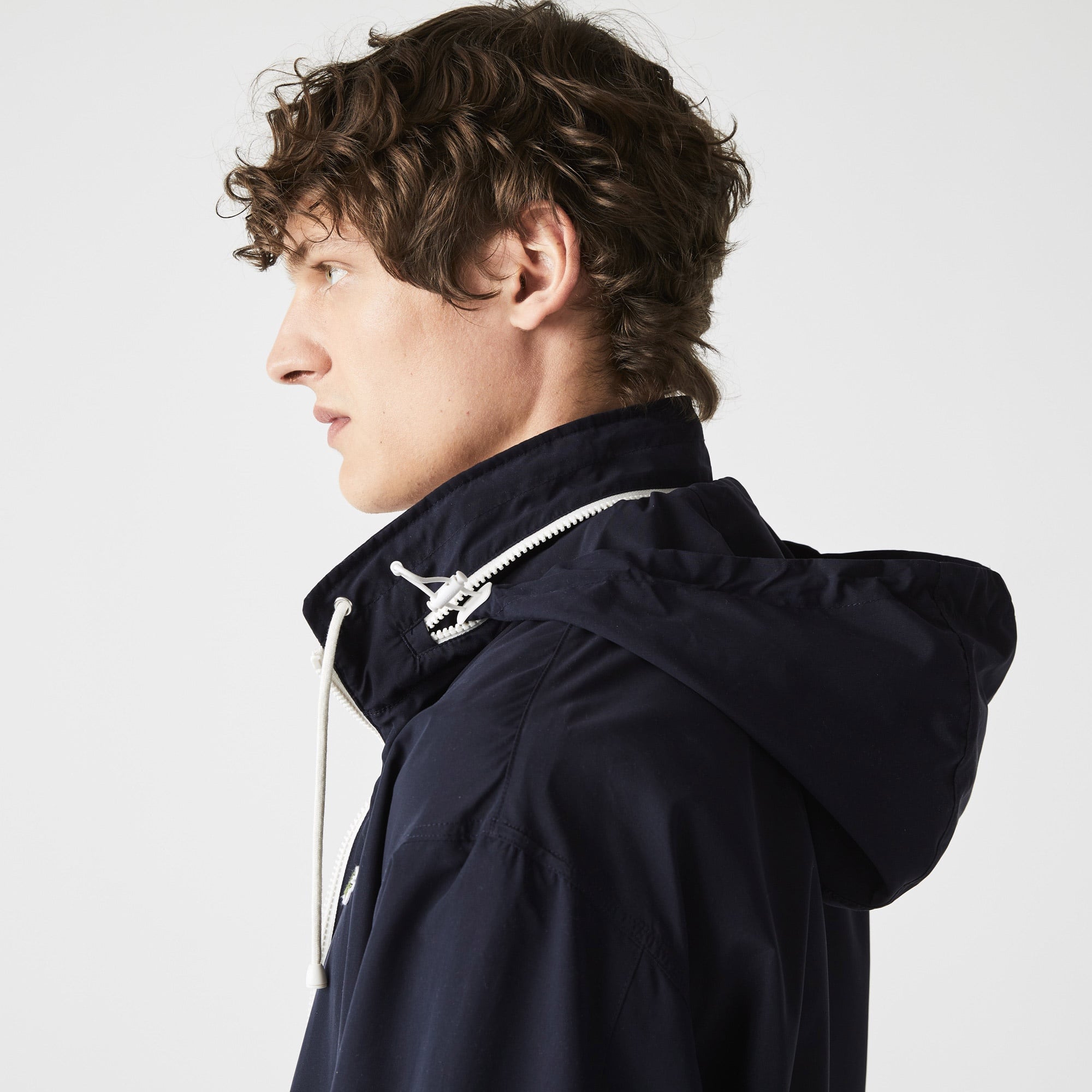 Lacoste Erkek Kapüşonlu Suya Dayanıklı Fermuarlı Lacivert Rüzgarlık