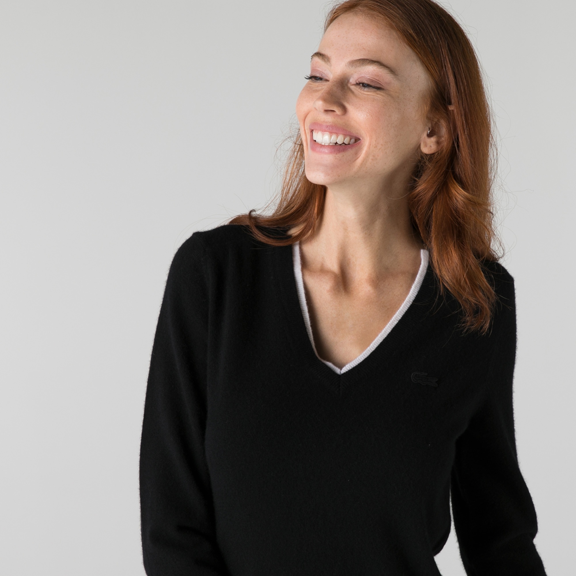 Lacoste Kadın V Yaka Siyah Kazak