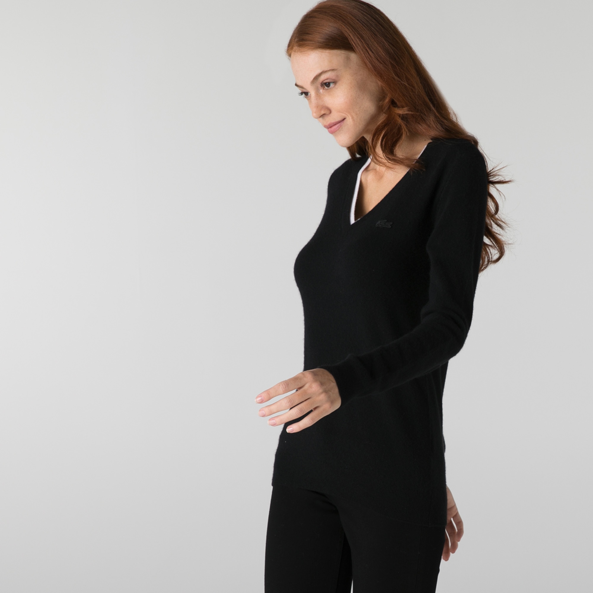 Lacoste Kadın V Yaka Siyah Kazak