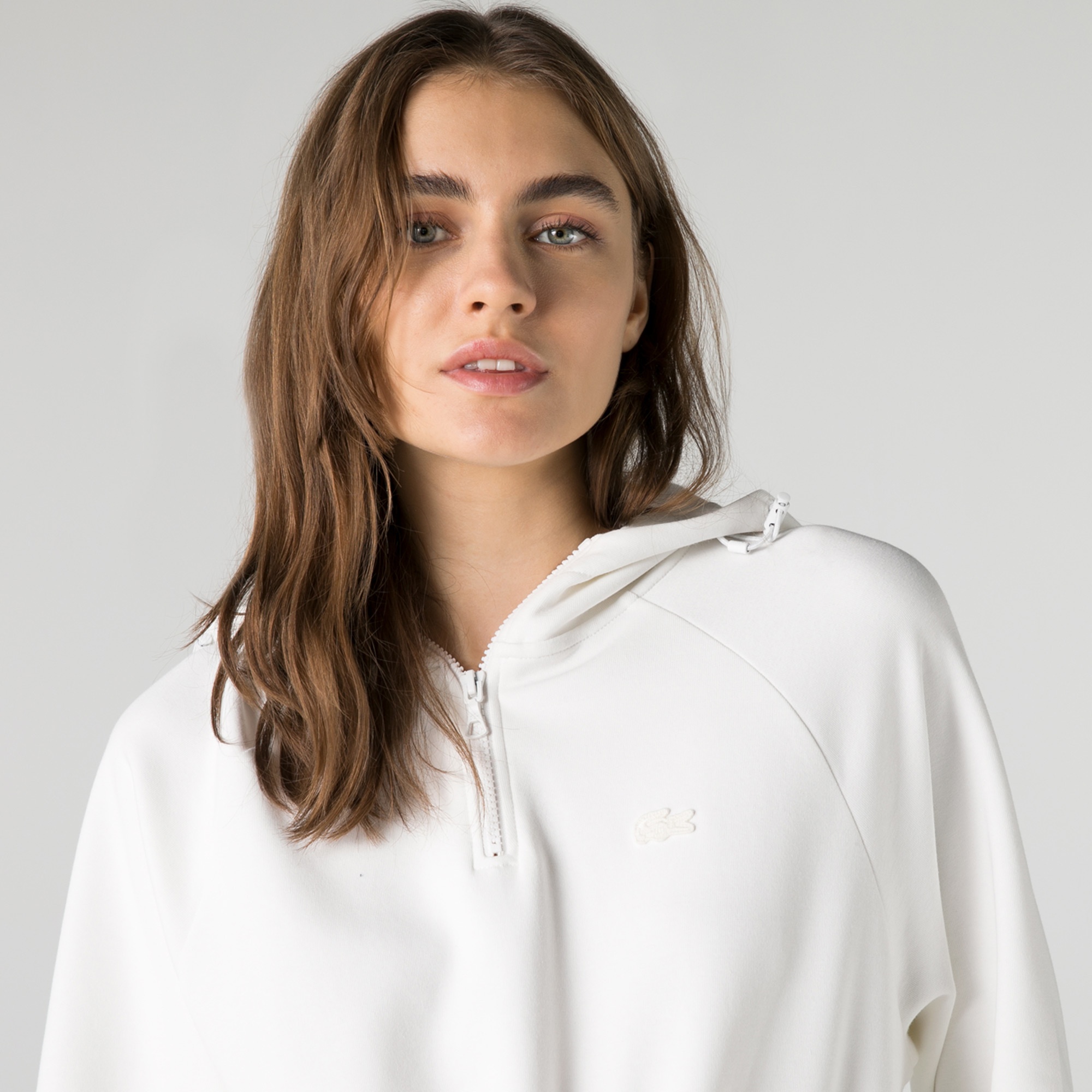 Lacoste Kadın Loose Fit Uzun Kollu Kapüşonlu Beyaz Elbise