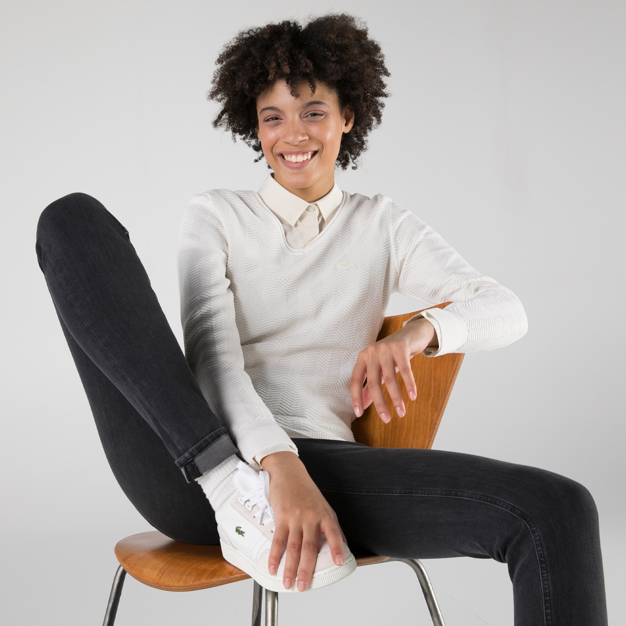 Lacoste Kadın Slim Fit V Yaka Çizgili Beyaz Kazak