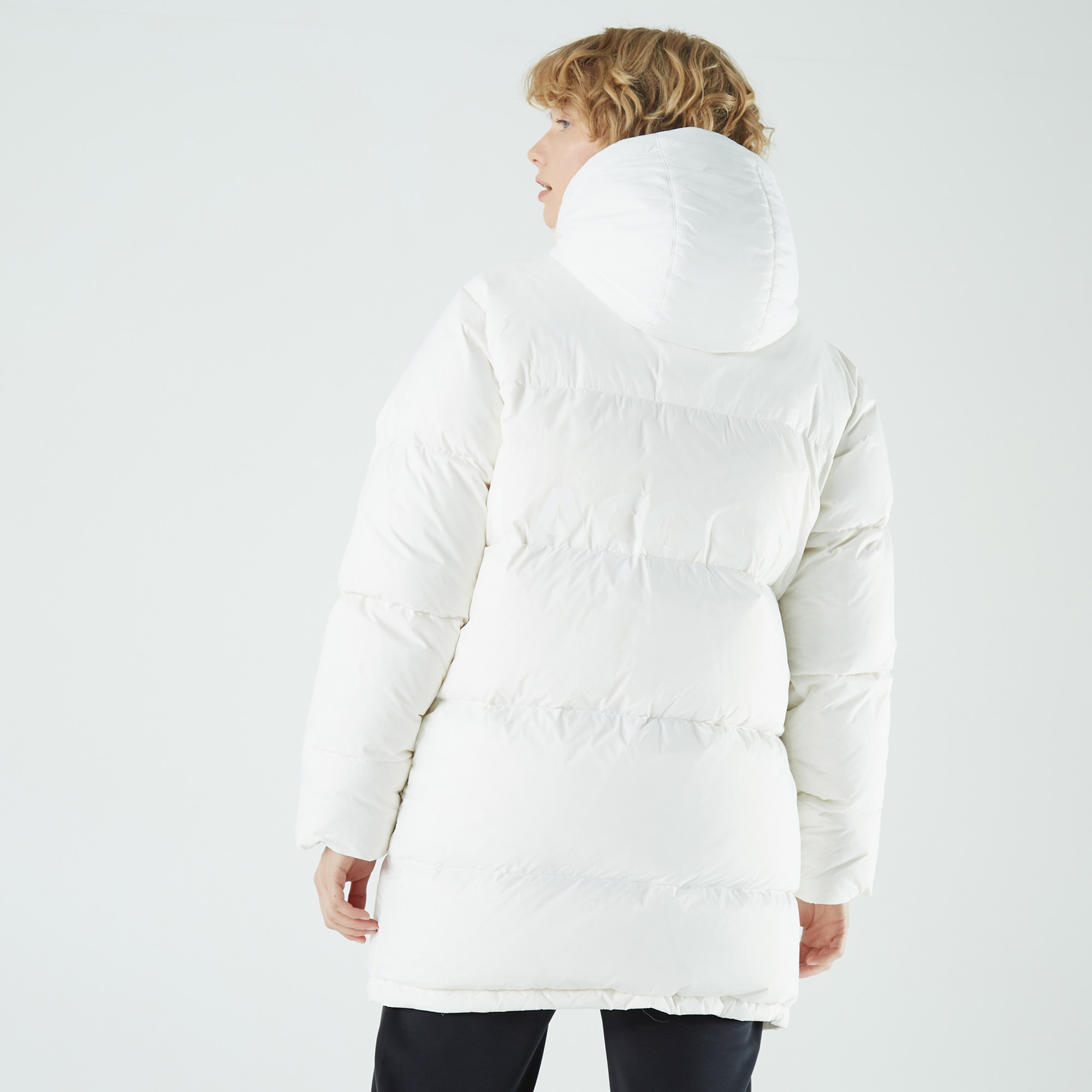 Lacoste Kadın Kapüşonlu Kapitone Beyaz Mont