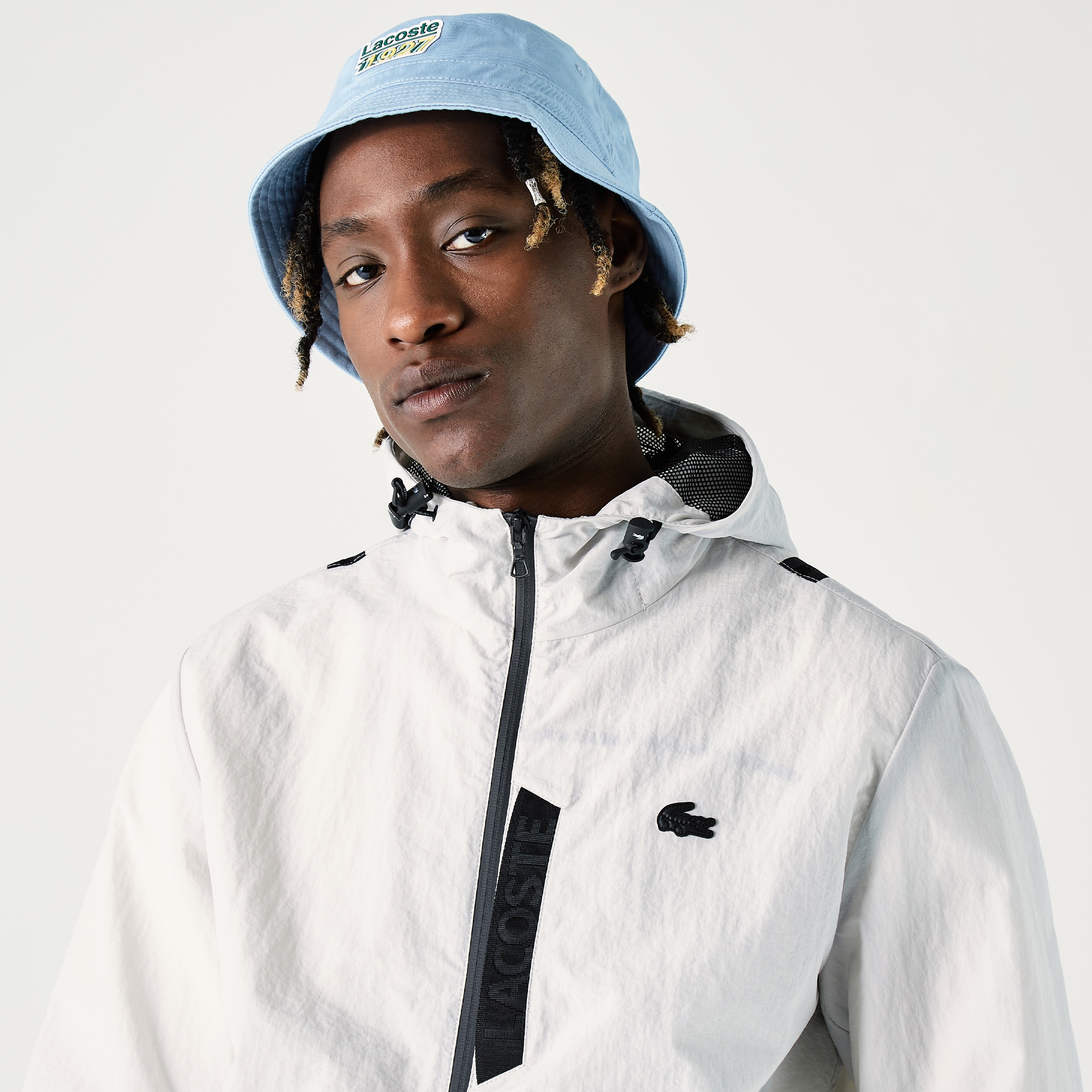 Lacoste Erkek Kapüşonlu Suya Dayanıklı Gri Yağmurluk