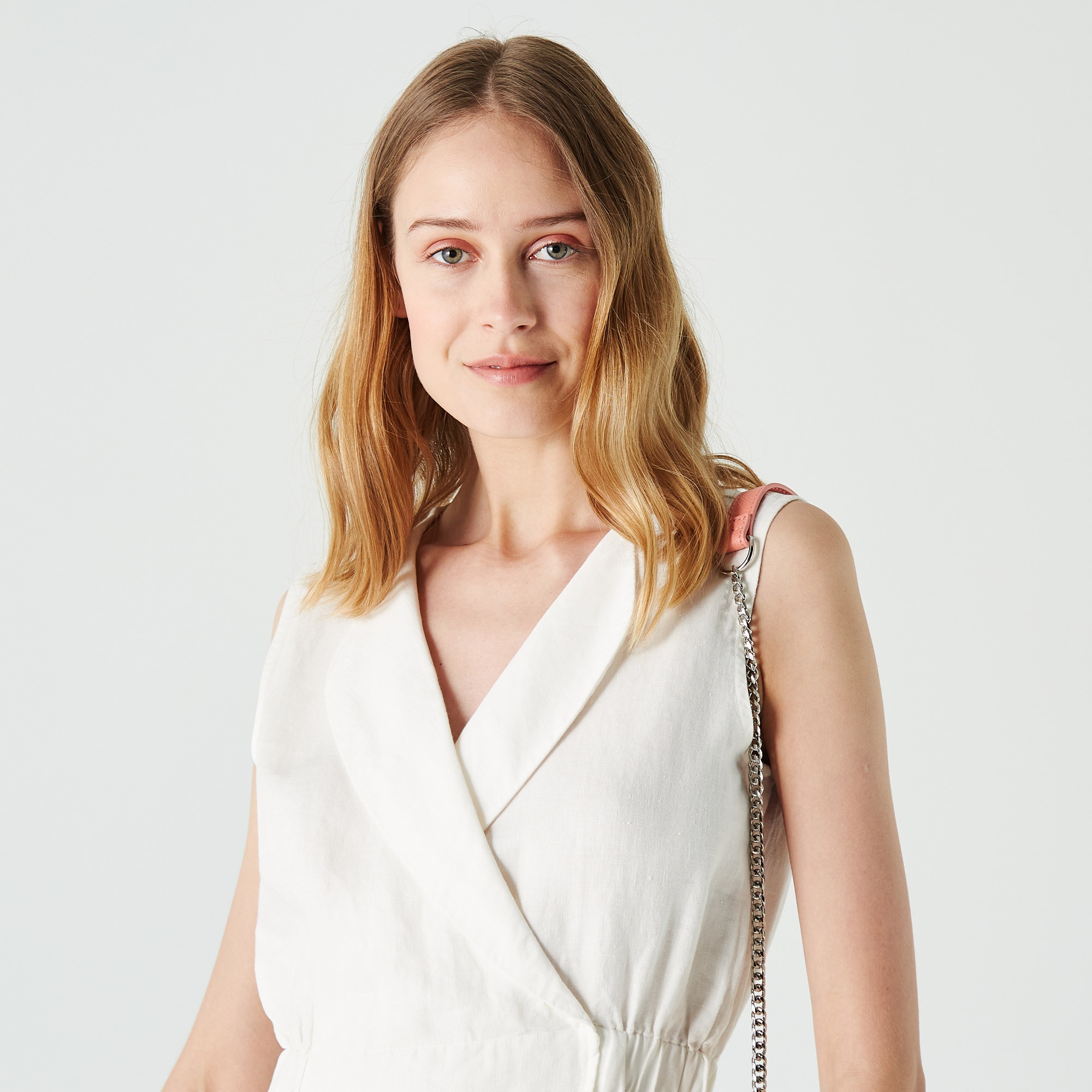 Lacoste Kadın Regular Fit Kolsuz V Yaka Beyaz Elbise