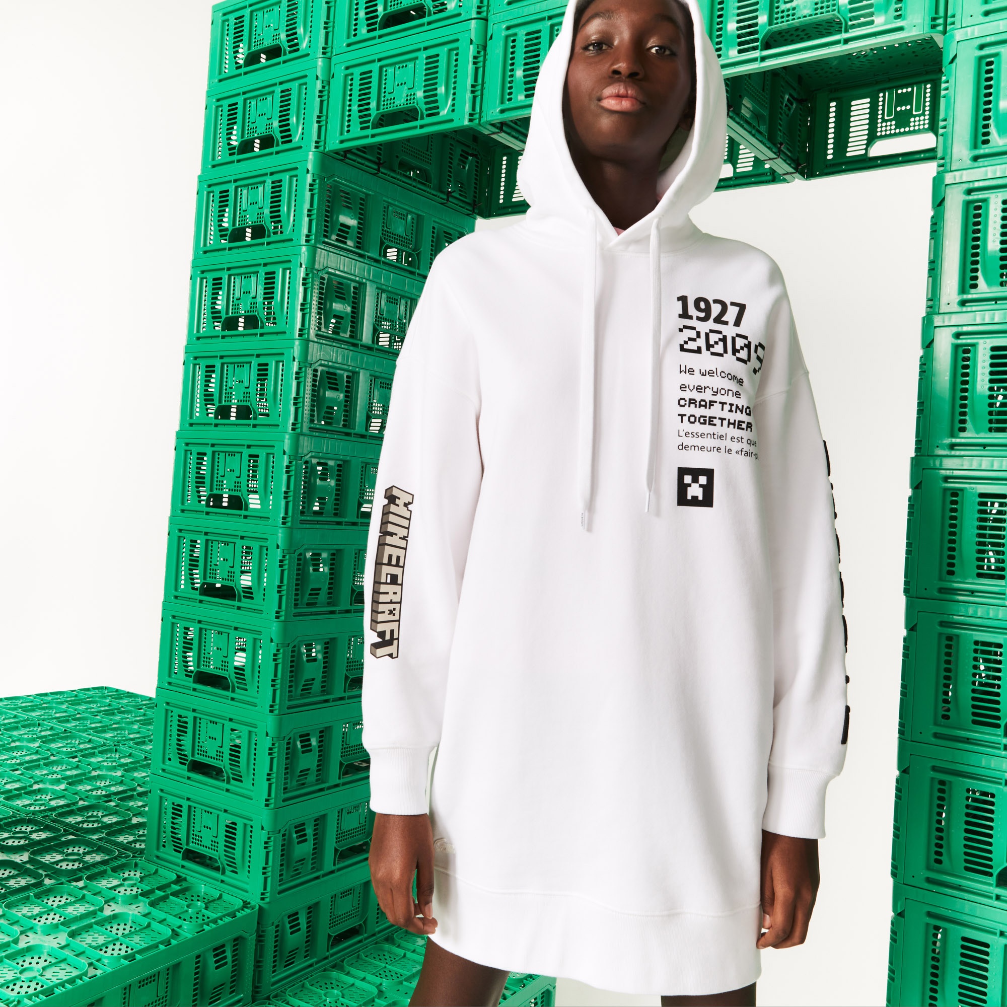 Lacoste X Minecraft Kadın Oversize Uzun Kollu Kapüşonlu Baskılı Beyaz Elbise