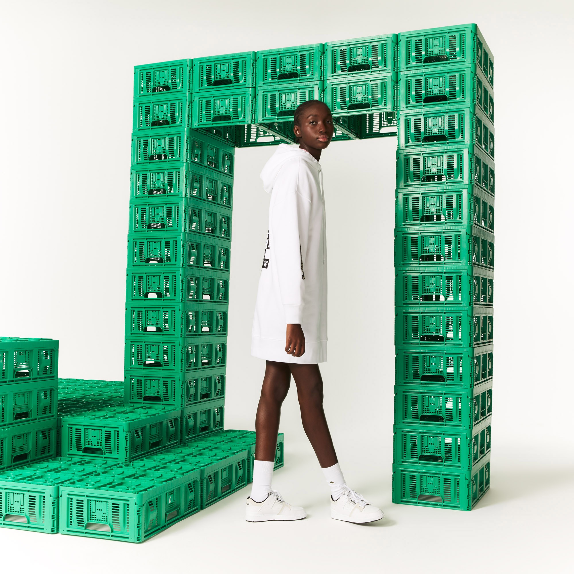 Lacoste X Minecraft Kadın Oversize Uzun Kollu Kapüşonlu Baskılı Beyaz Elbise