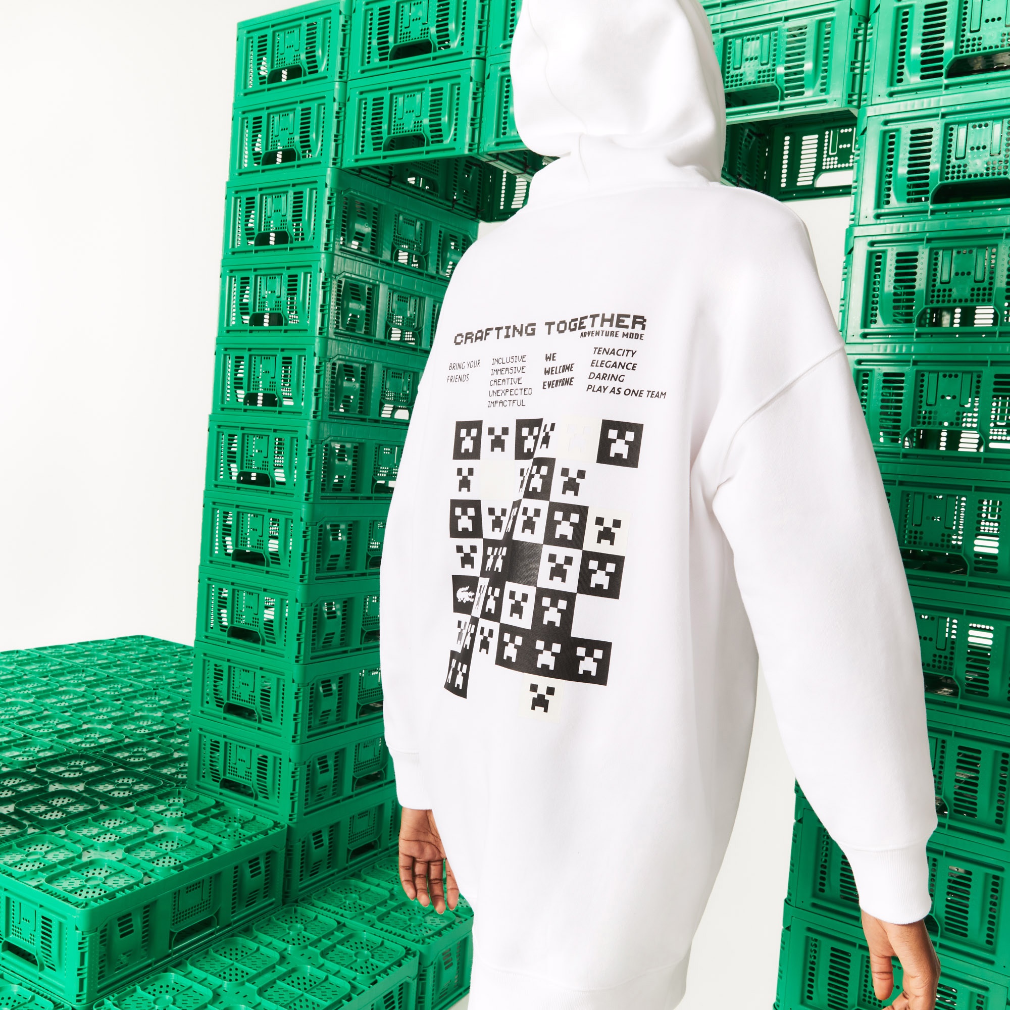 Lacoste X Minecraft Kadın Oversize Uzun Kollu Kapüşonlu Baskılı Beyaz Elbise