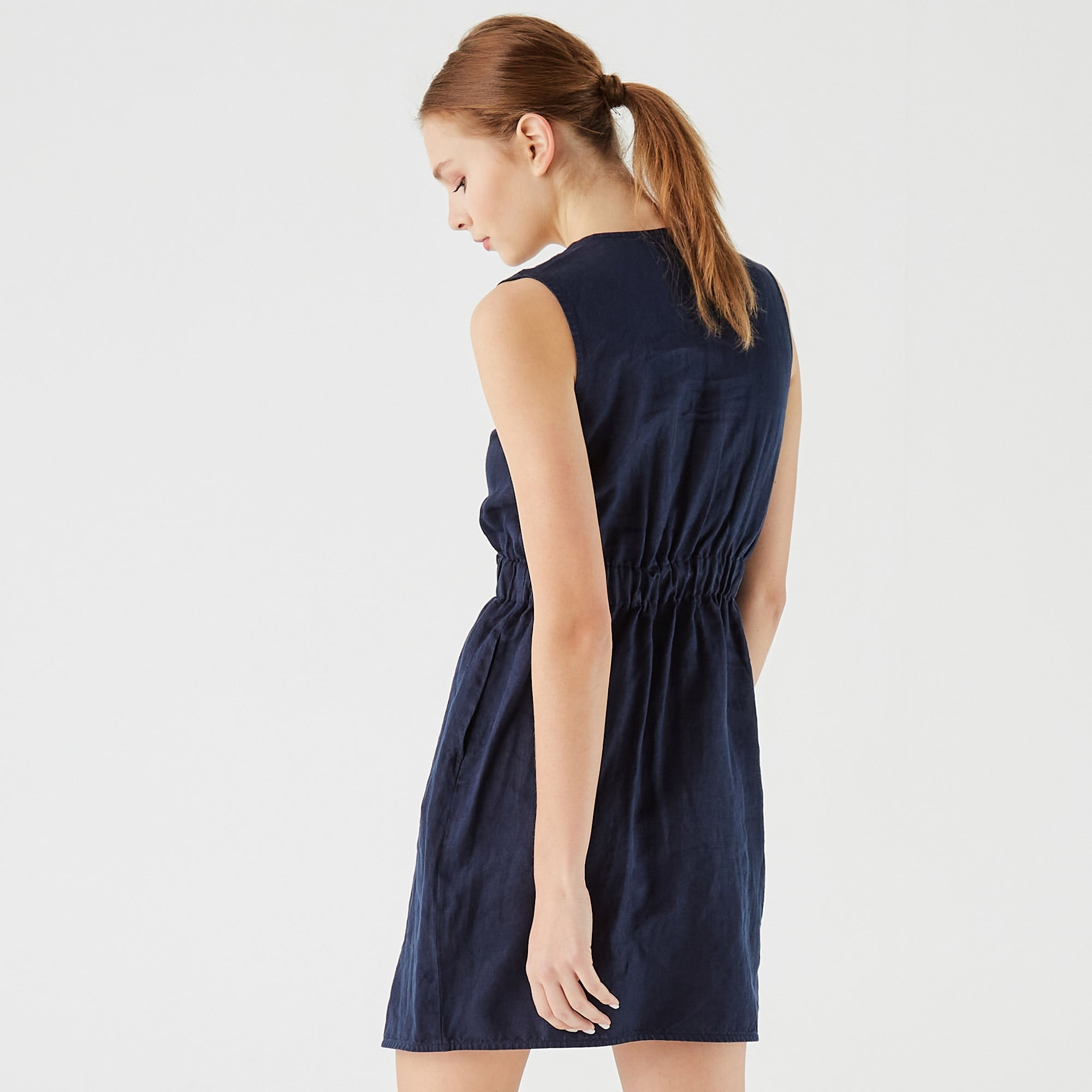 Lacoste Kadın Regular Fit Kolsuz V Yaka Lacivert Elbise