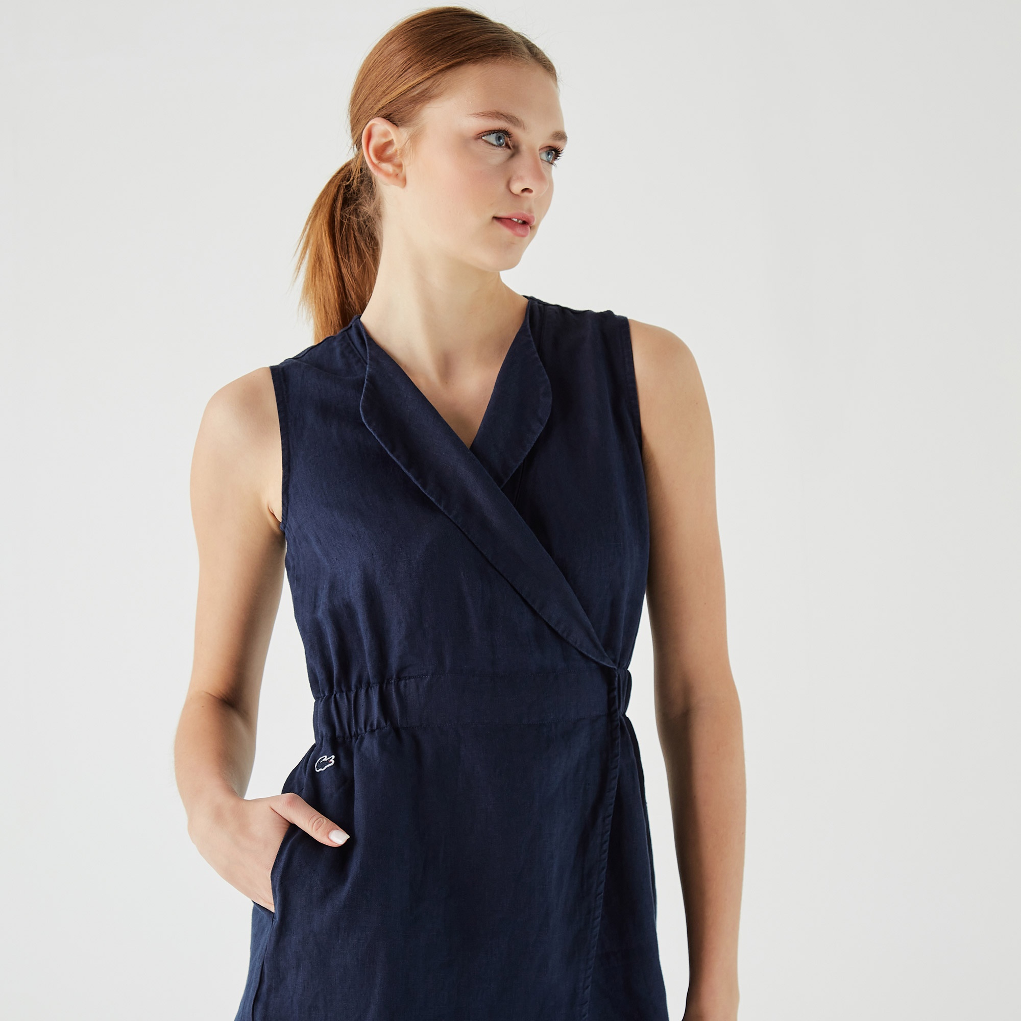 Lacoste Kadın Regular Fit Kolsuz V Yaka Lacivert Elbise