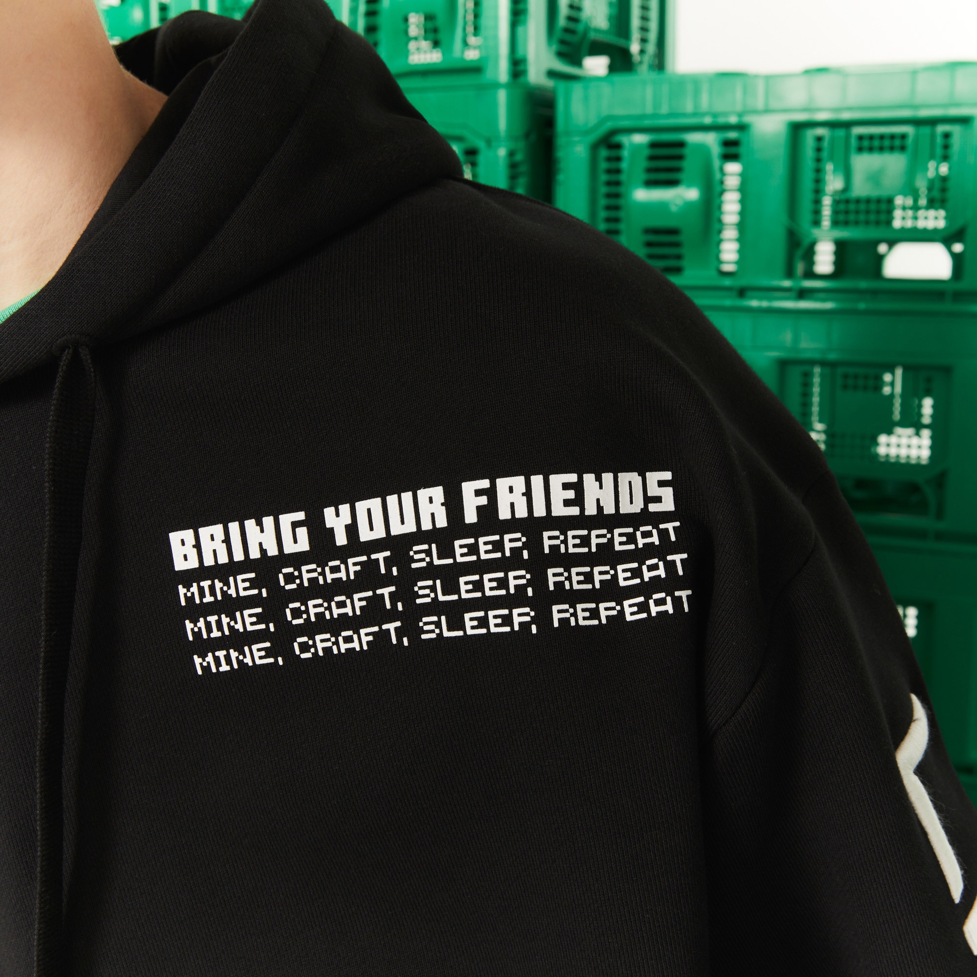 Lacoste X Minecraft Erkek Relaxed Fit Kapüşonlu Baskılı Siyah Sweatshirt