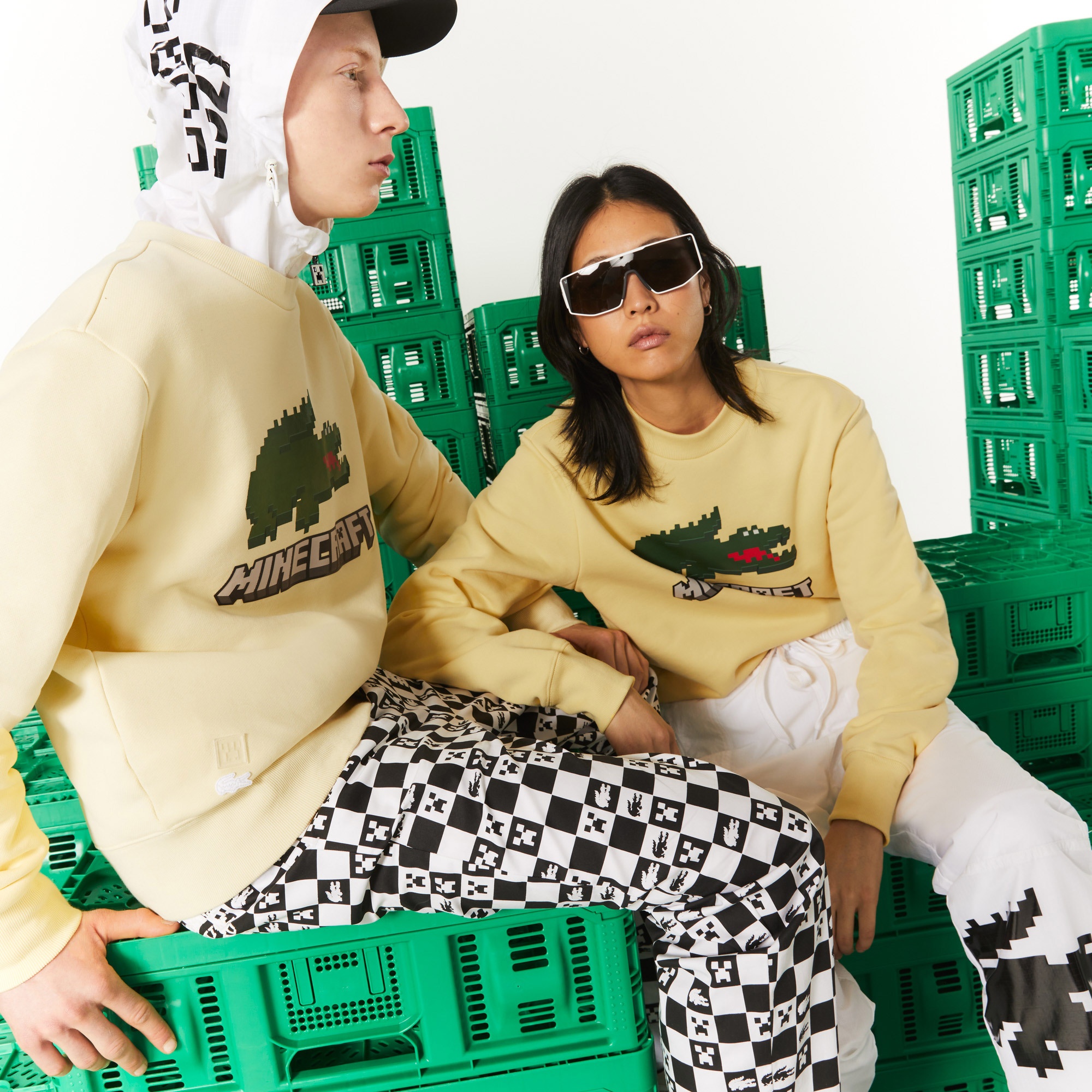 Lacoste X Minecraft Unisex Regular Fit Bisiklet Yaka Baskılı Sarı Sweatshirt