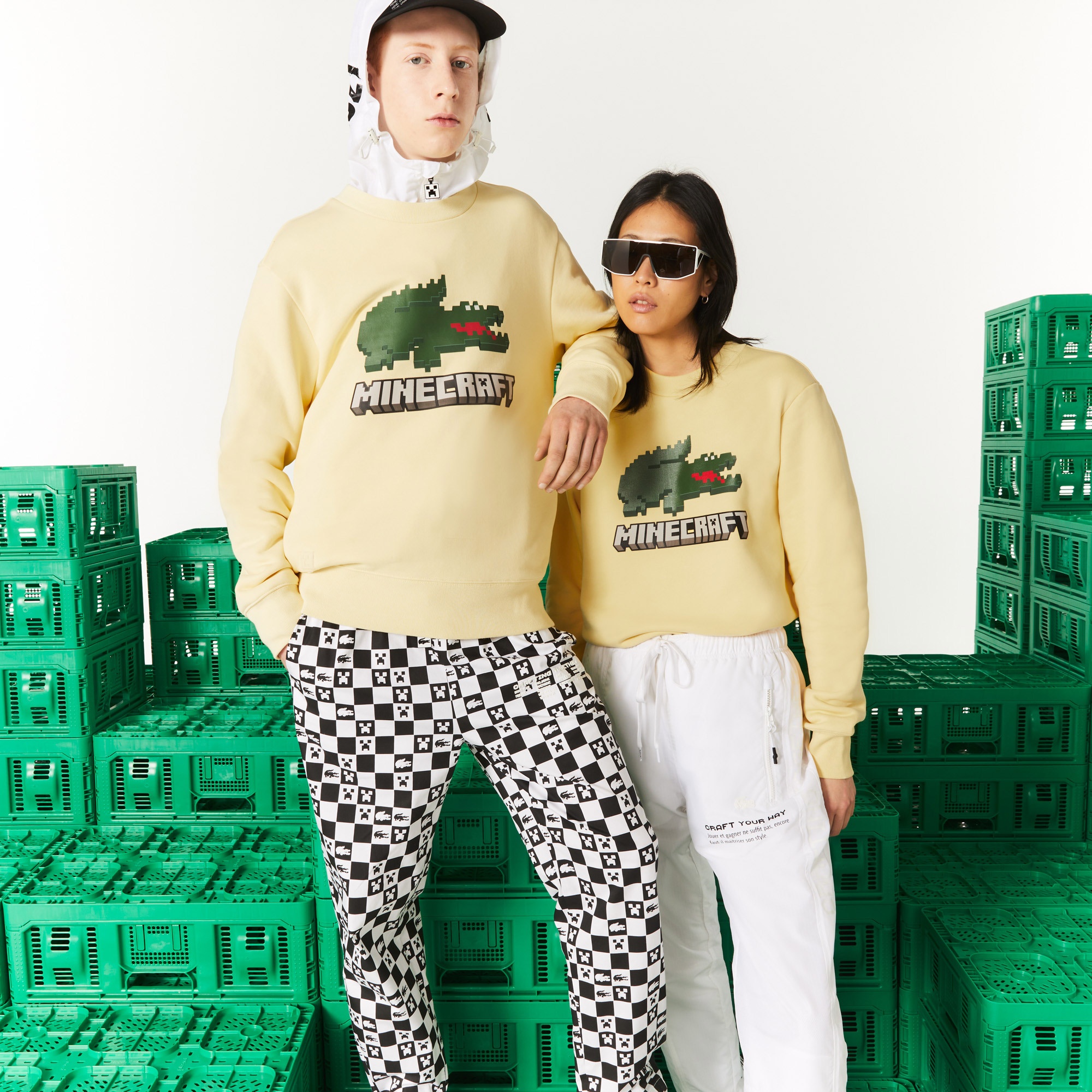 Lacoste X Minecraft Unisex Regular Fit Bisiklet Yaka Baskılı Sarı Sweatshirt