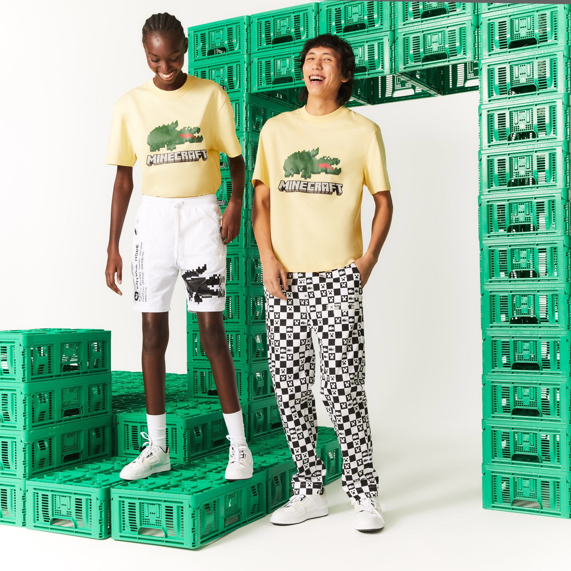 Lacoste X Minecraft Unisex Relaxed Fit Bisiklet Yaka Baskılı Sarı T-Shirt