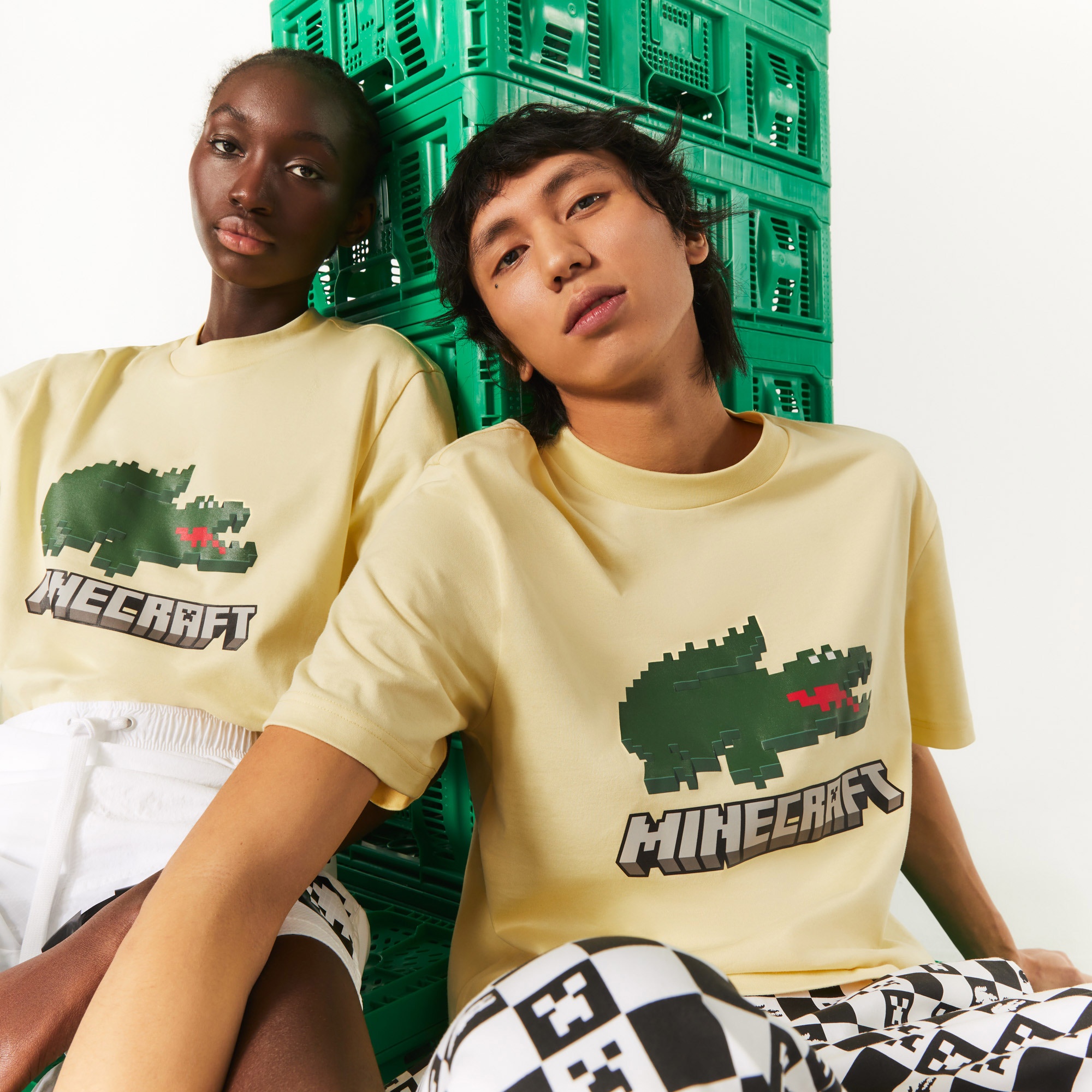Lacoste X Minecraft Unisex Relaxed Fit Bisiklet Yaka Baskılı Sarı T-Shirt