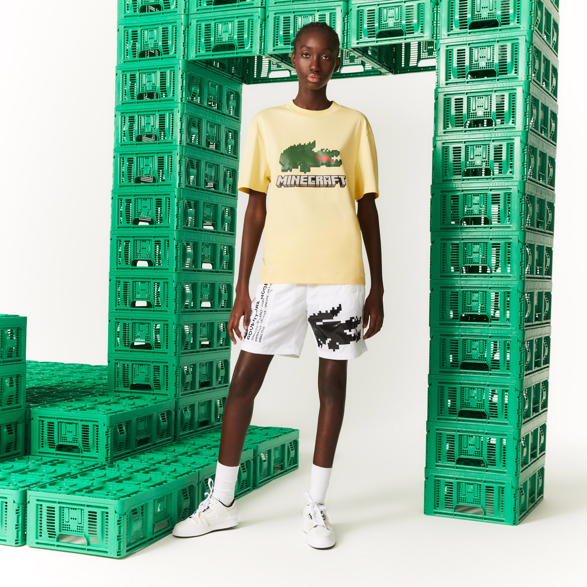 Lacoste X Minecraft Unisex Relaxed Fit Bisiklet Yaka Baskılı Sarı T-Shirt