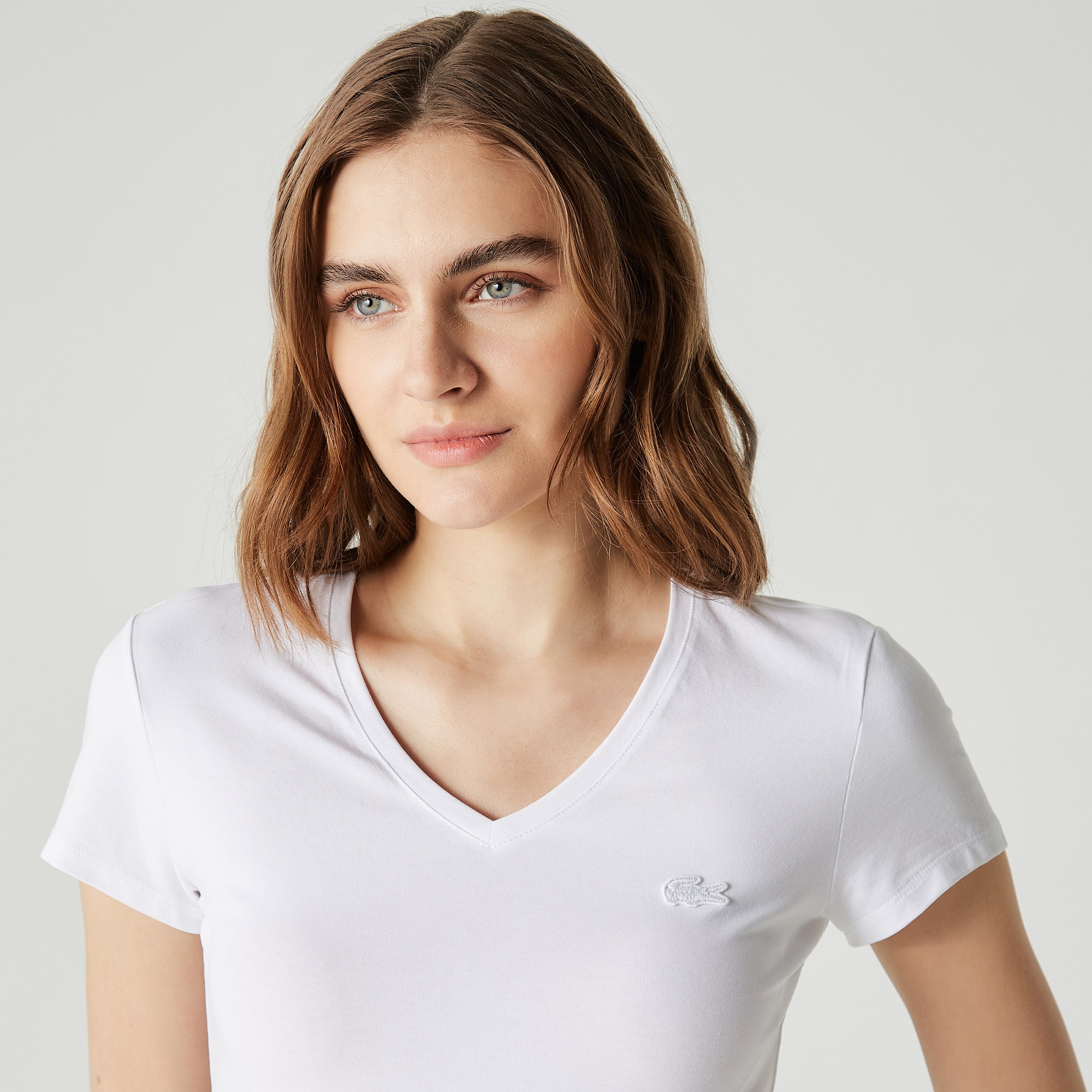 Lacoste Kadın Slim Fit V Yaka Beyaz T-Shirt