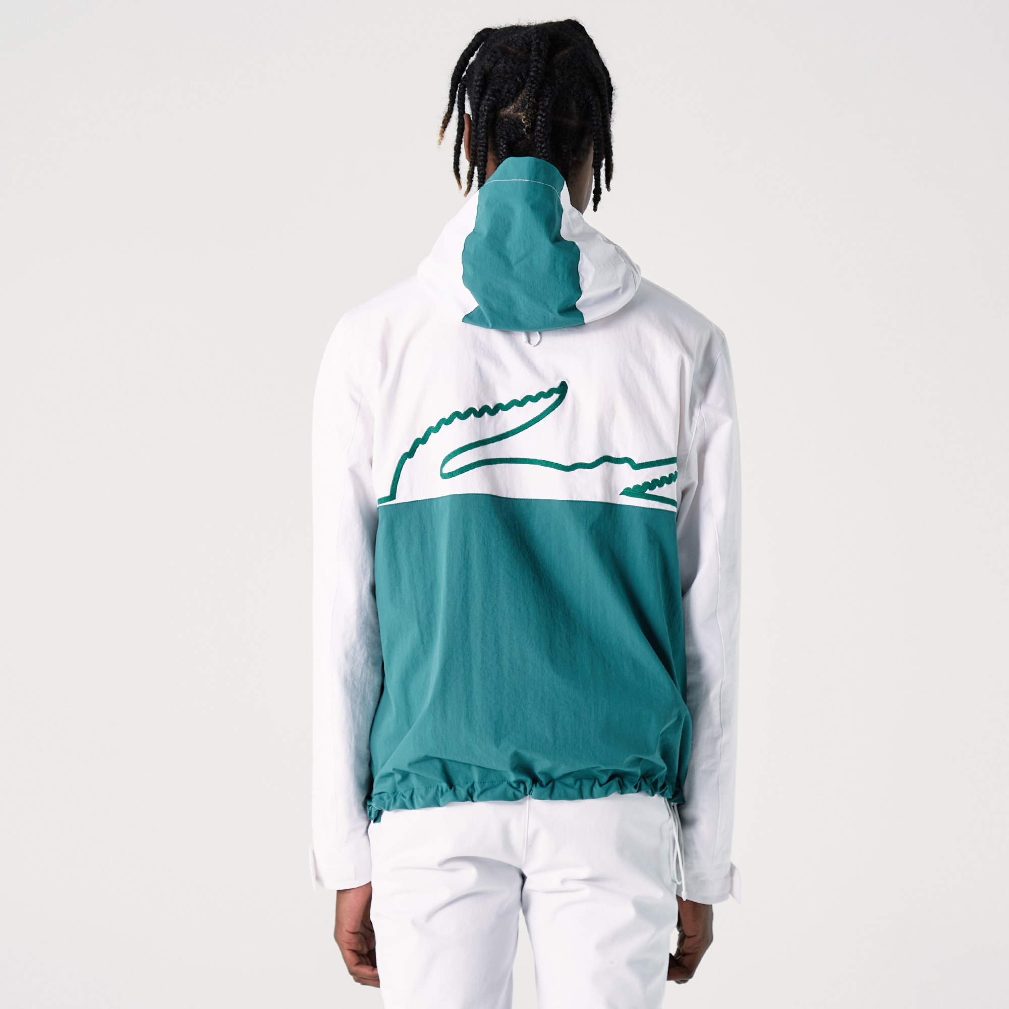 Lacoste Erkek Kapüşonlu Suya Dayanıklı Baskılı Beyaz Yağmurluk
