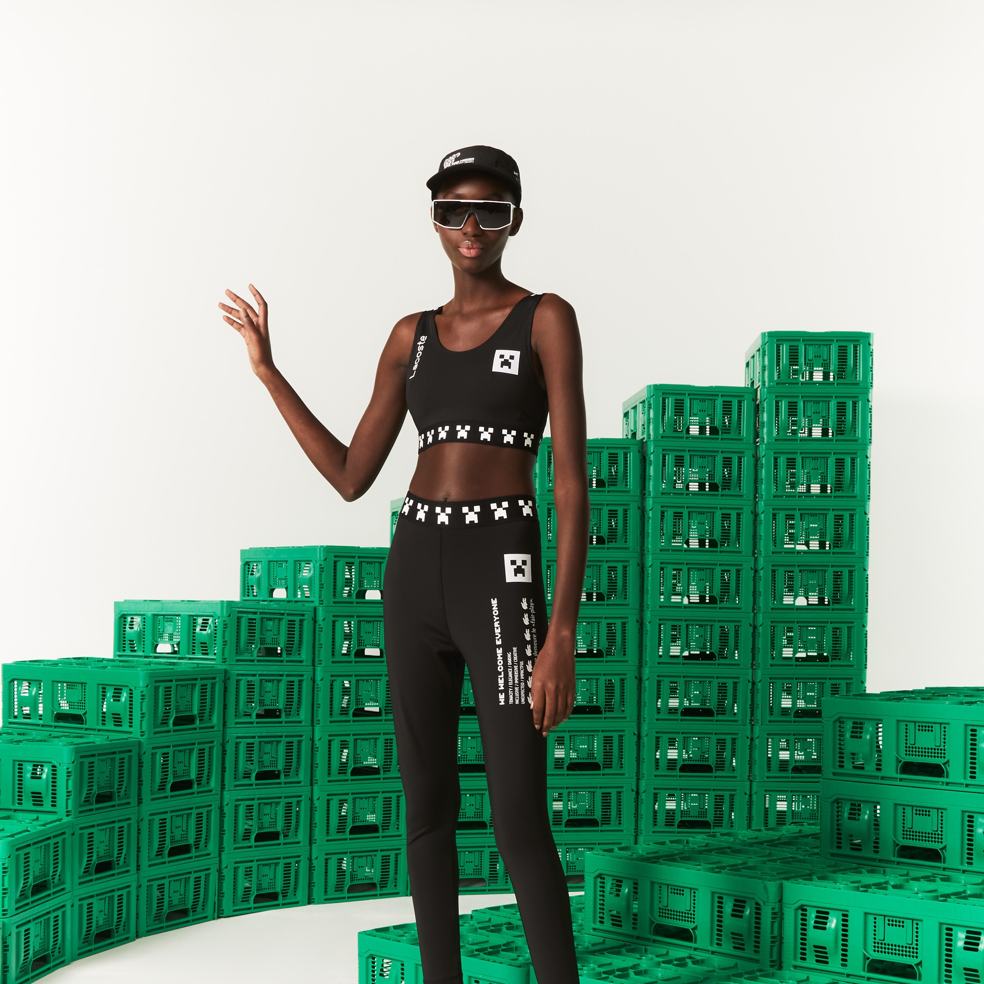 Lacoste X Minecraft Kadın Bisiklet Yaka Baskılı Siyah Crop Top