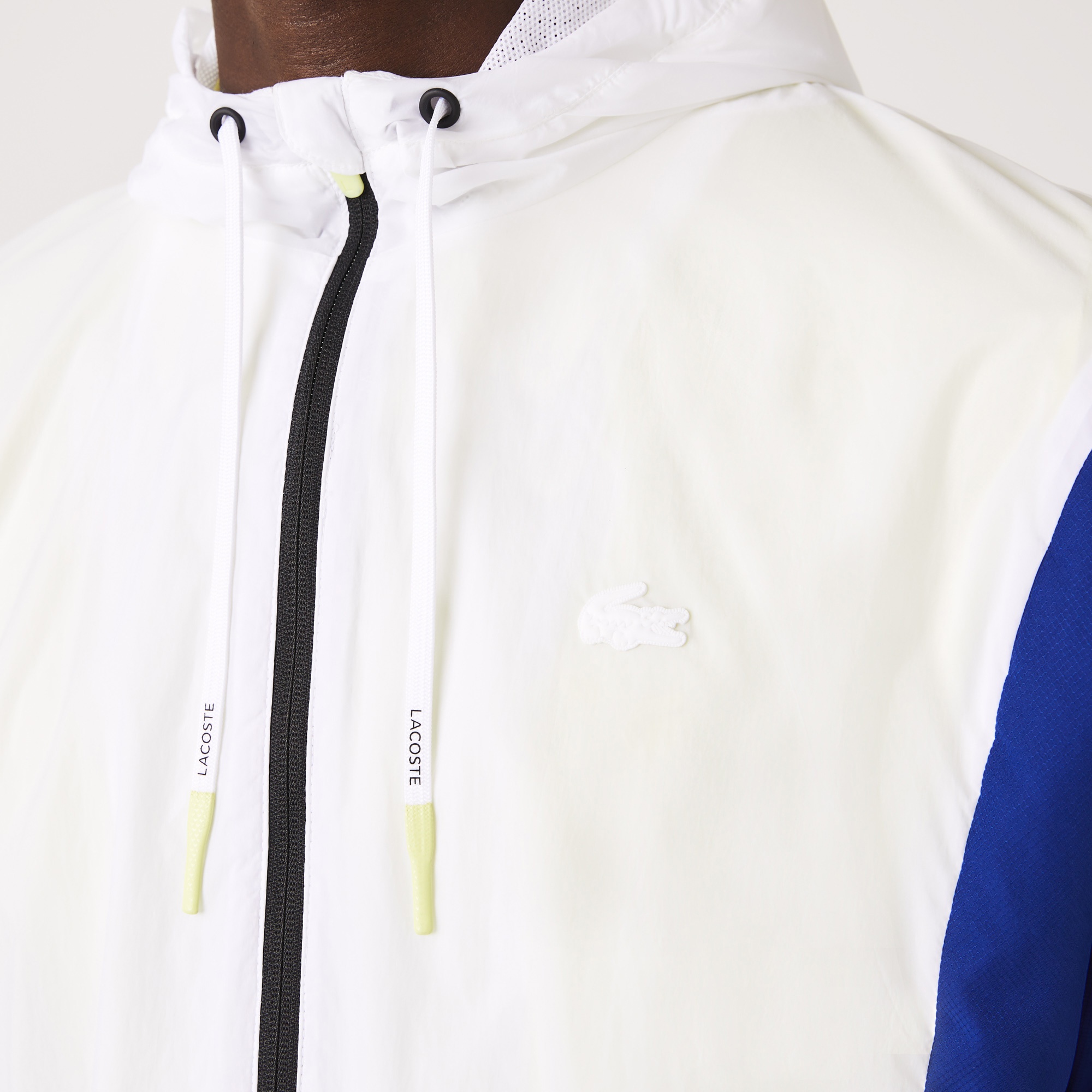 Lacoste SPORT Erkek Kapüşonlu Suya Dayanıklı Renk Bloklu Beyaz Ceket