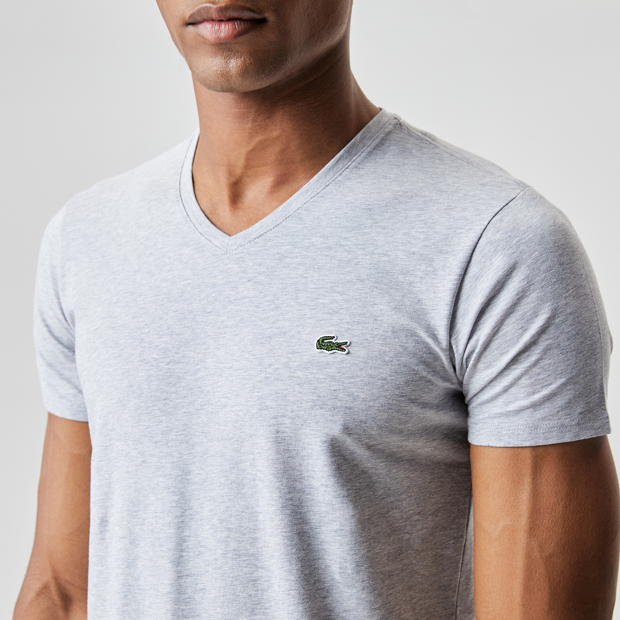 Lacoste Erkek Slim Fit V Yaka Gri T-Shirt