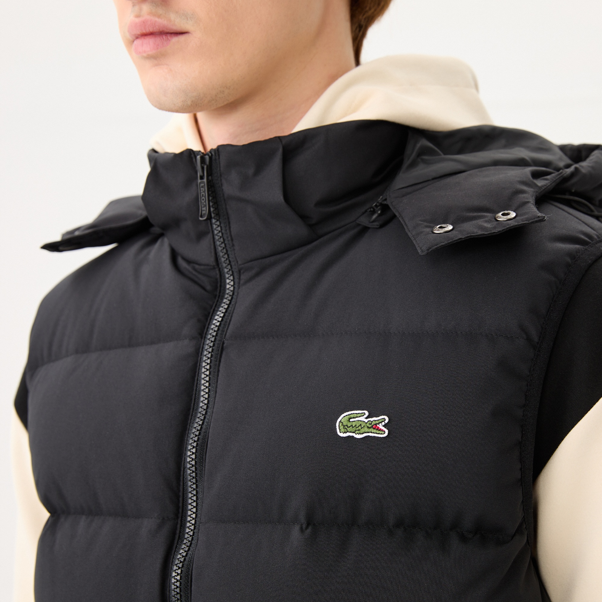 Lacoste Erkek Kapüşonlu Kapitone Siyah Şişme Yelek