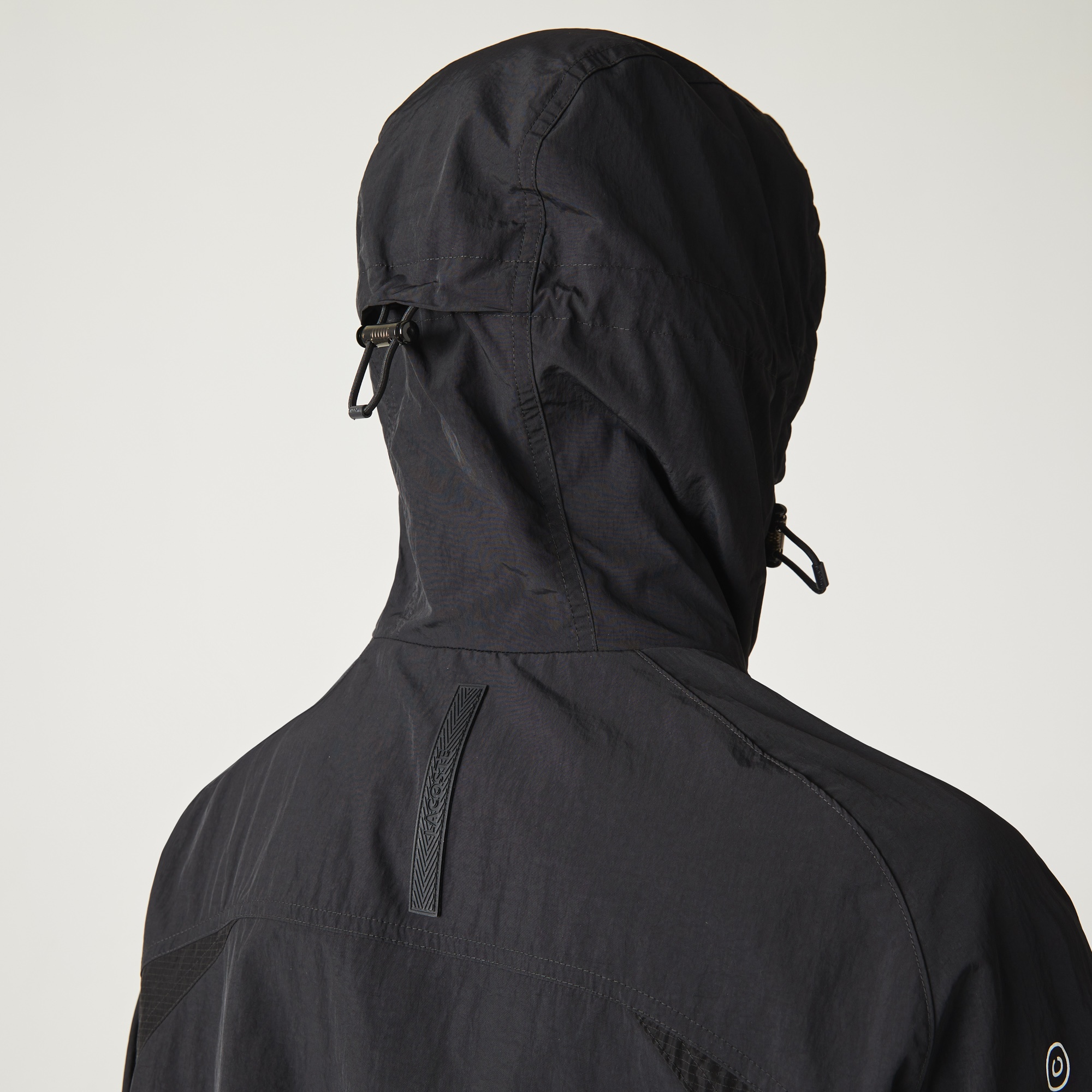Lacoste Active Erkek Kapüşonlu Baskılı Renk Bloklu Siyah Yağmurluk
