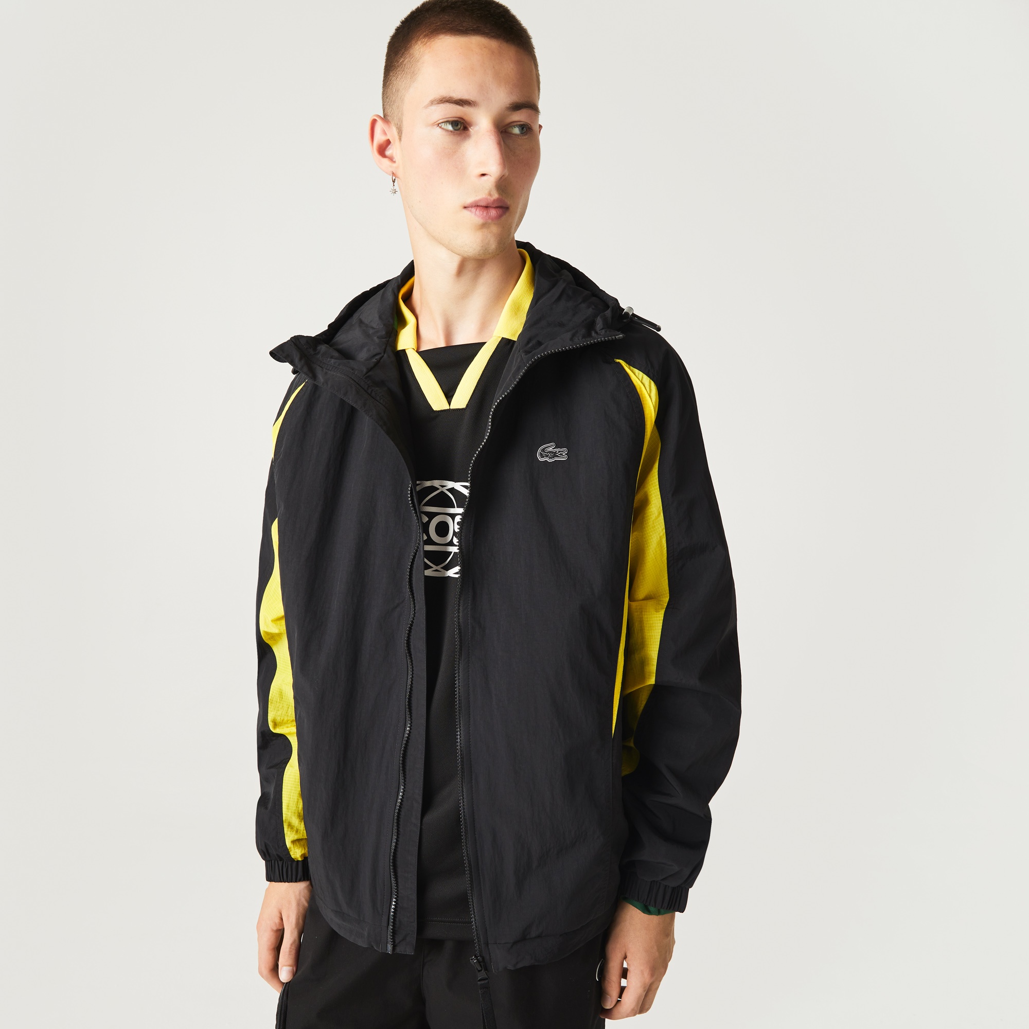 Lacoste Active Erkek Kapüşonlu Baskılı Renk Bloklu Siyah Yağmurluk