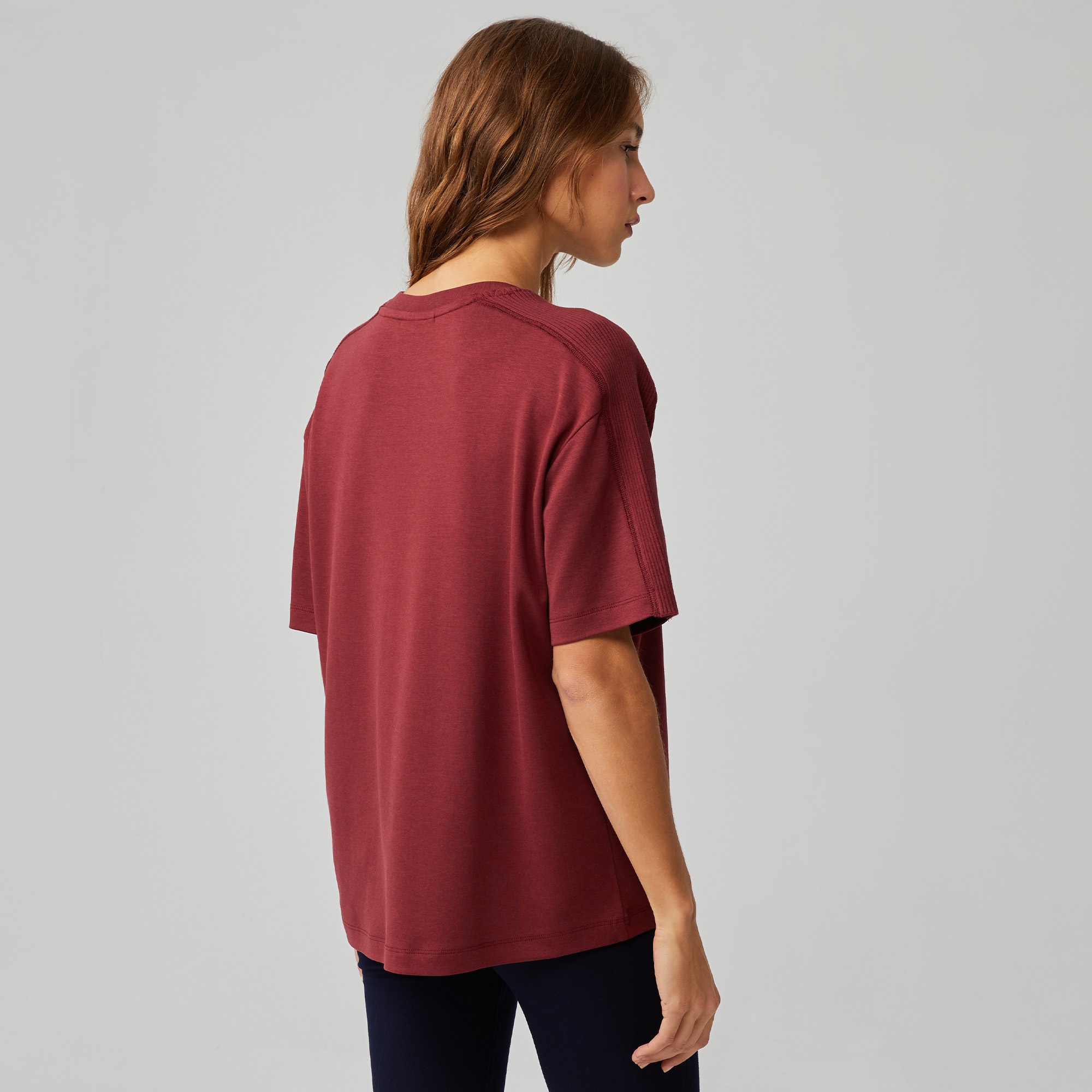 Lacoste Kadın Relaxed Fit Bisiklet Yaka Bordo T-Shirt
