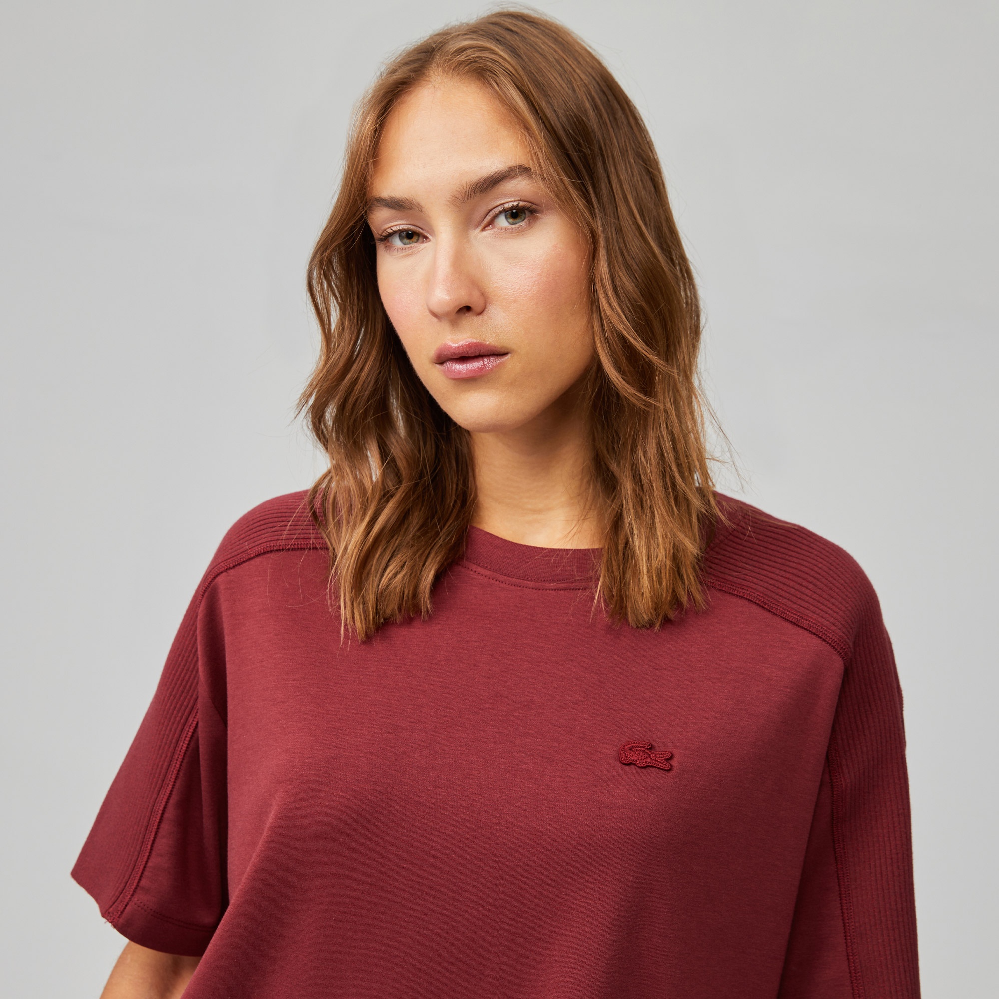 Lacoste Kadın Relaxed Fit Bisiklet Yaka Bordo T-Shirt