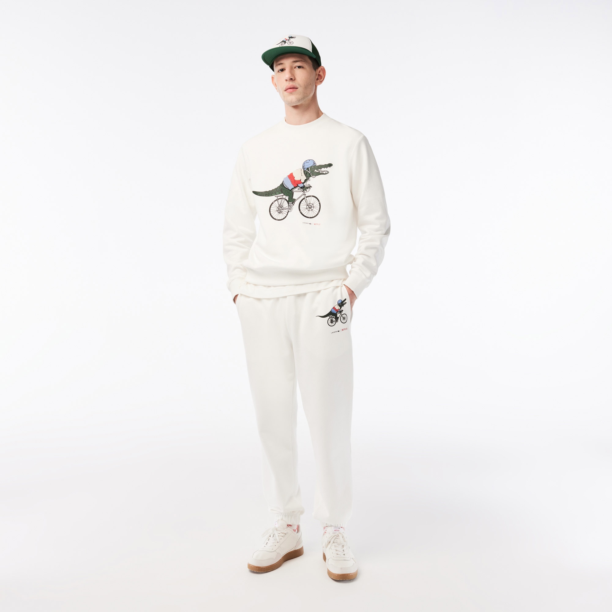 Lacoste x Netflix Erkek Regular Fit Bisiklet Yaka Baskılı Beyaz