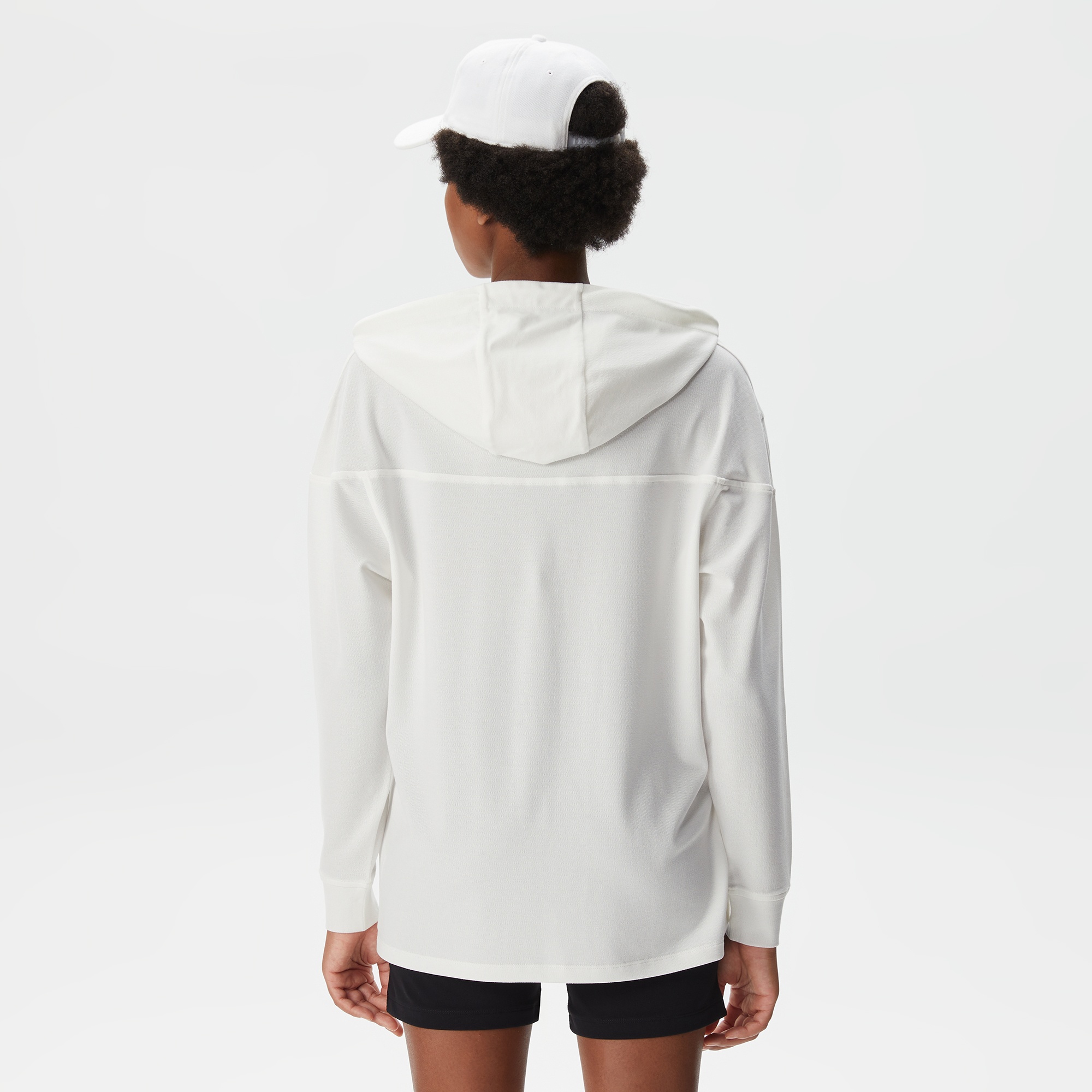Lacoste Kadın Regular Fit Uzun Kollu Kapüşonlu Beyaz Polo