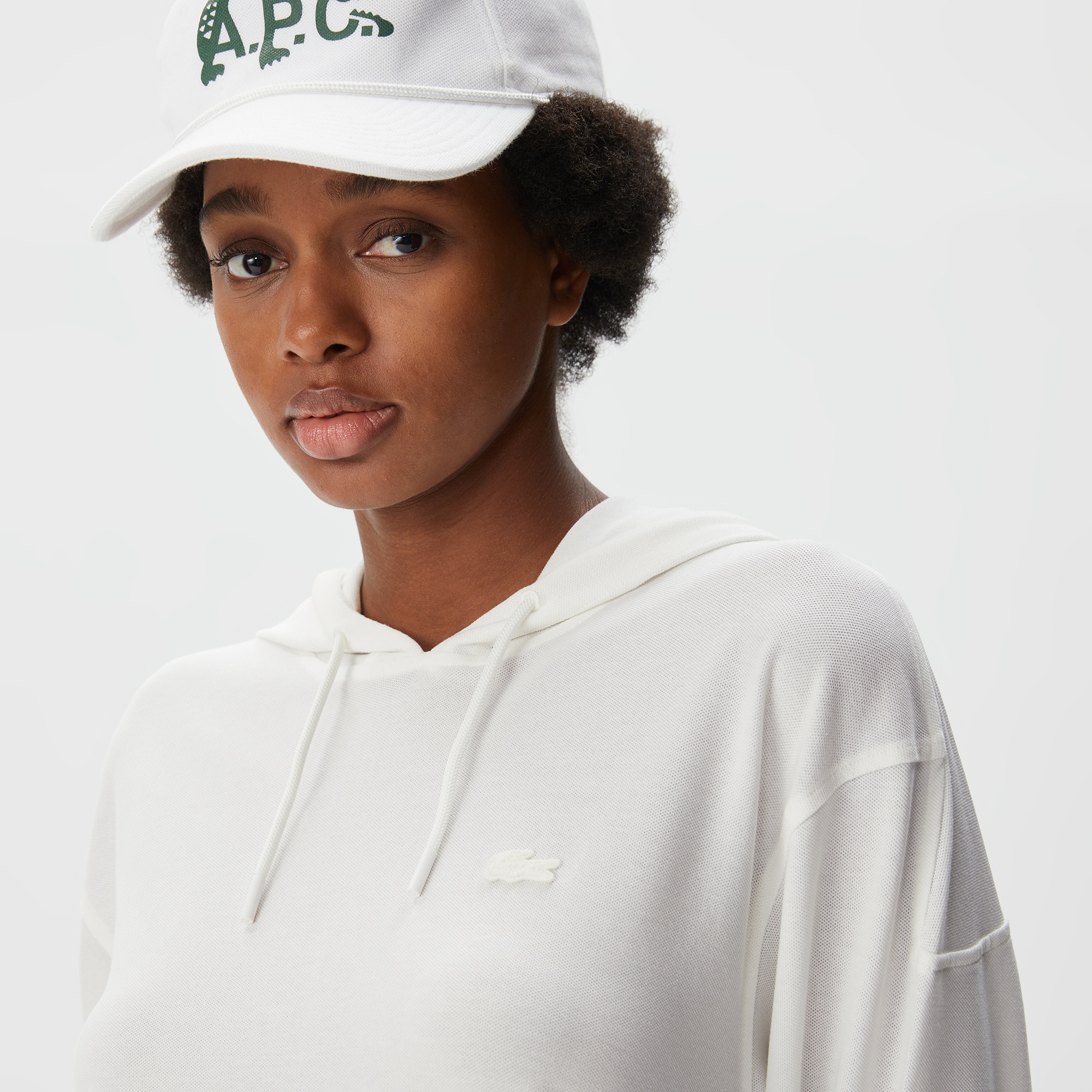 Lacoste Kadın Regular Fit Uzun Kollu Kapüşonlu Beyaz Polo