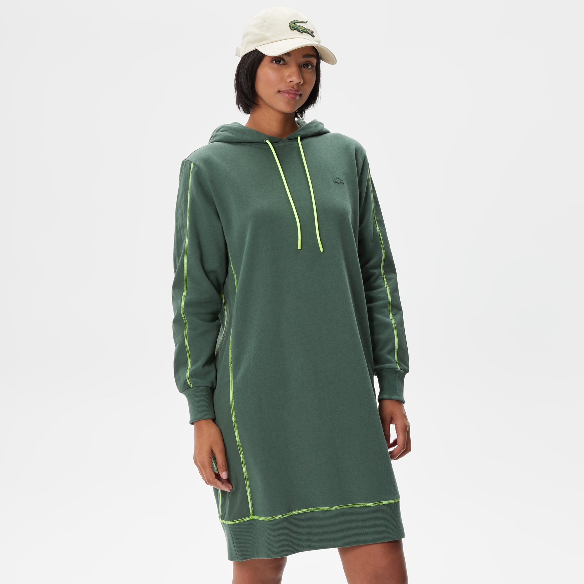 Lacoste Kadın Loose Fit Uzun Kollu Kapüşonlu Desenli Haki Elbise