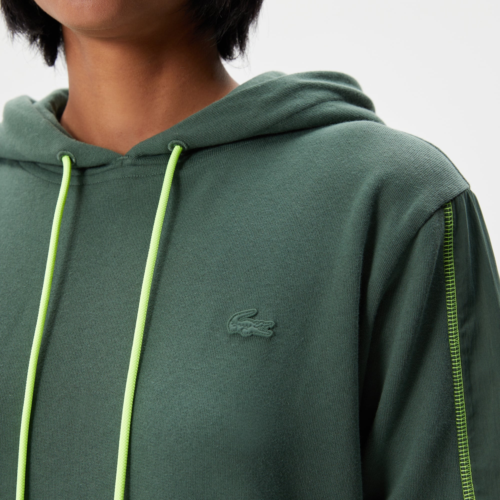 Lacoste Kadın Loose Fit Uzun Kollu Kapüşonlu Desenli Haki Elbise