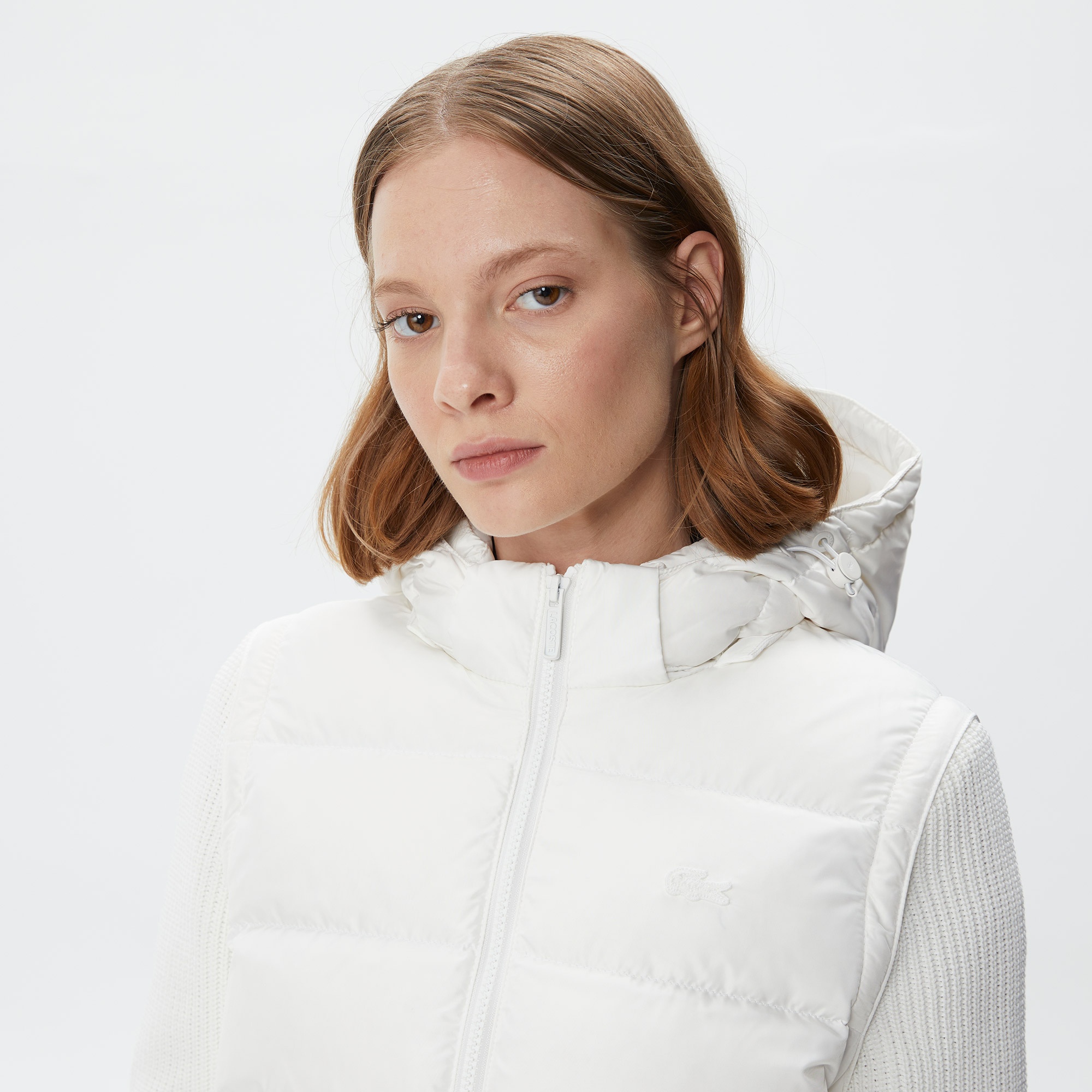 Lacoste Kadın Kapüşonlu Kapitone Beyaz Mont