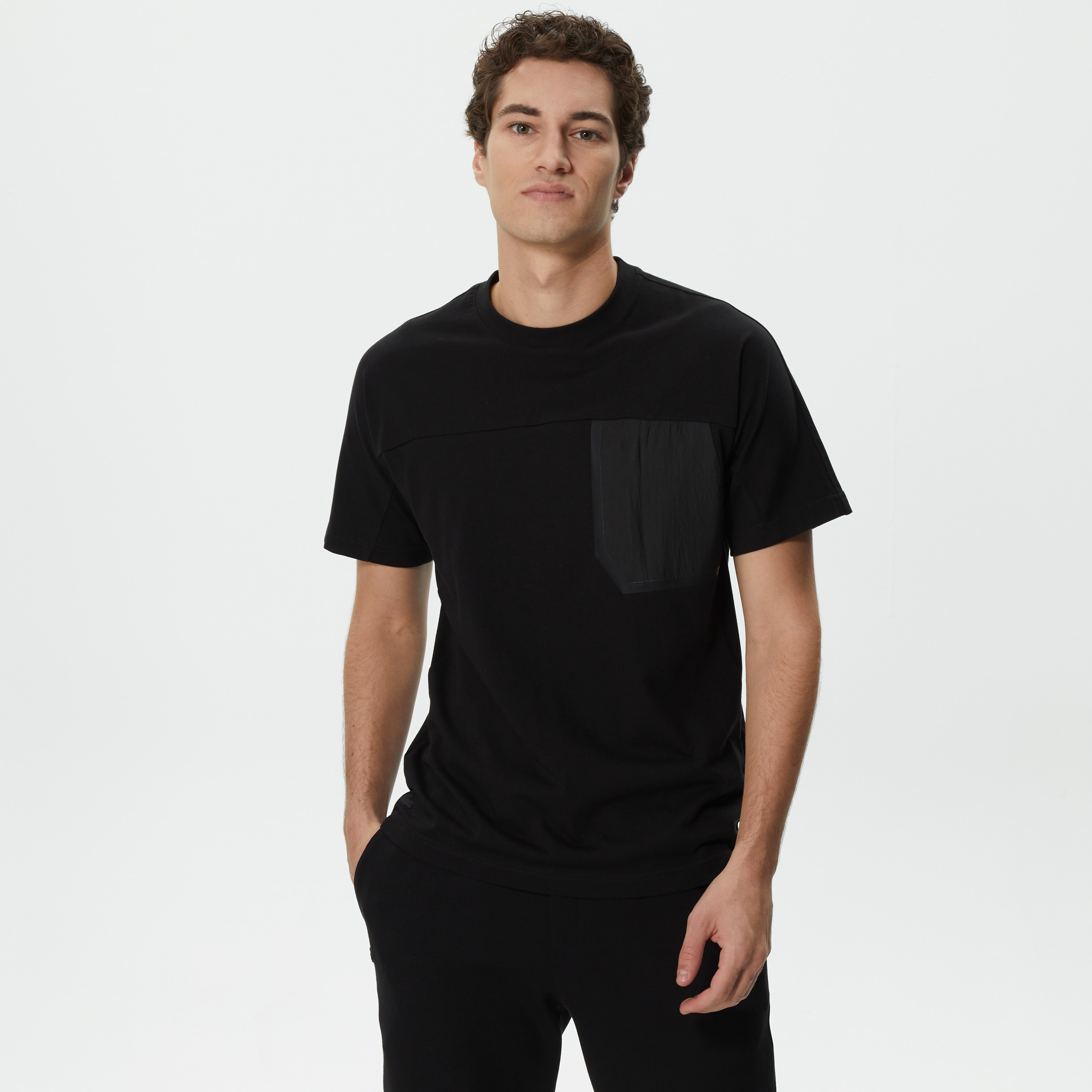 Lacoste Erkek Relaxed Fit Bisiklet Yaka Desenli Siyah T-Shirt
