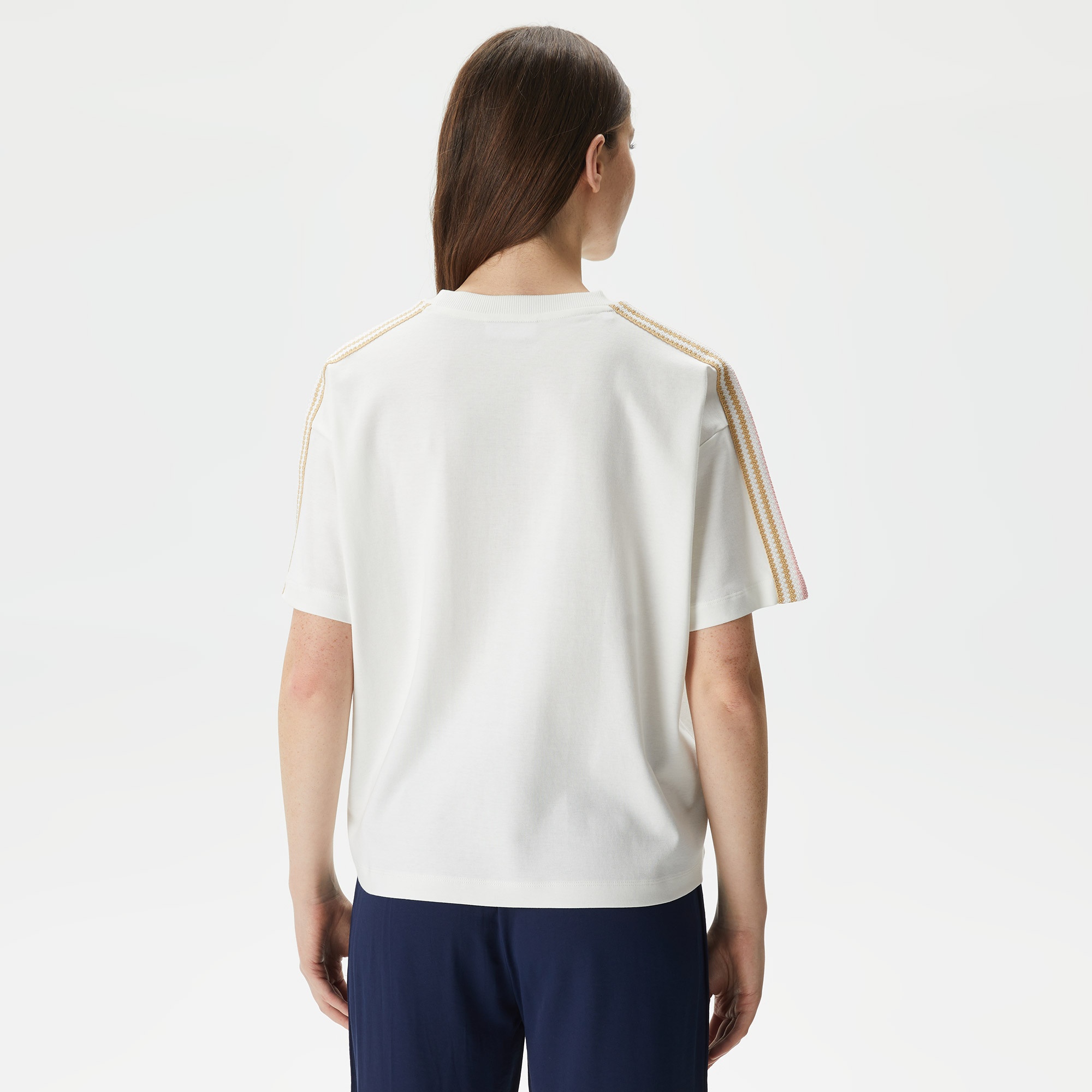 Lacoste Kadın Relaxed Fit Bisiklet Yaka Beyaz T-Shirt