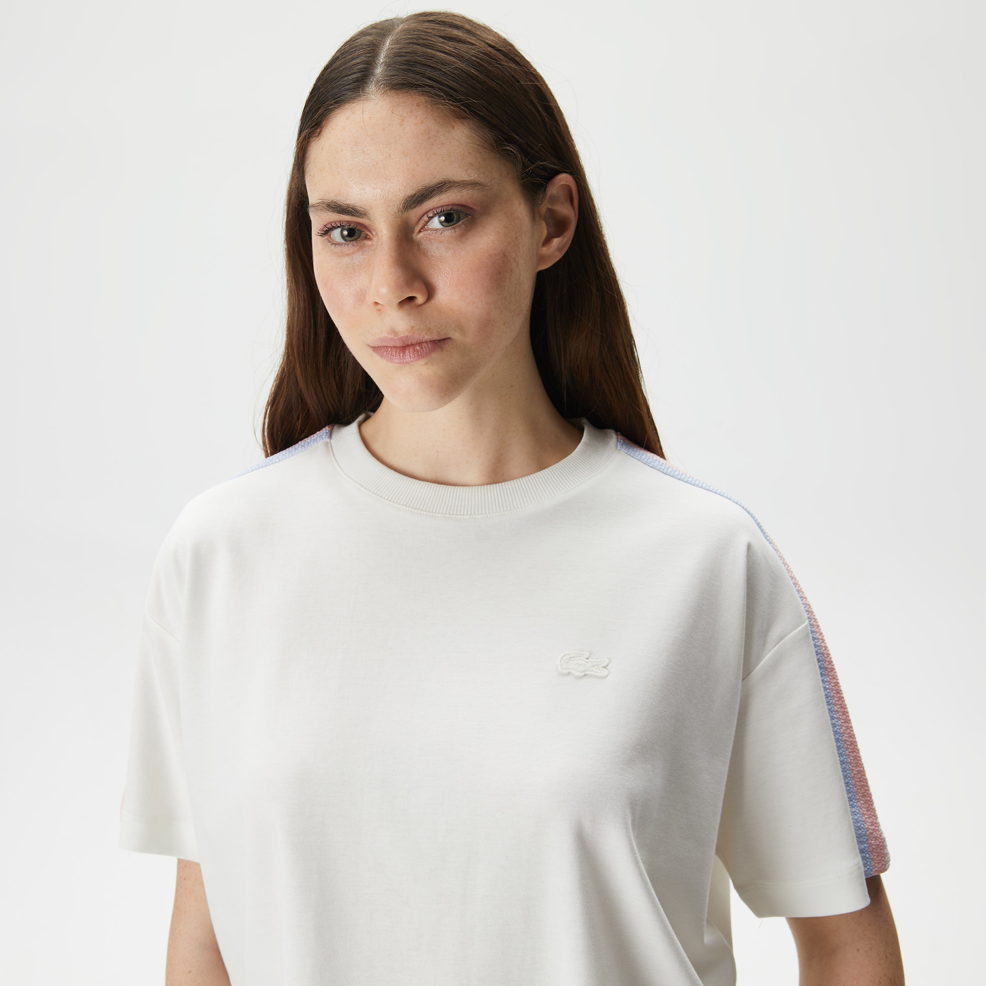 Lacoste Kadın Relaxed Fit Bisiklet Yaka Beyaz T-Shirt