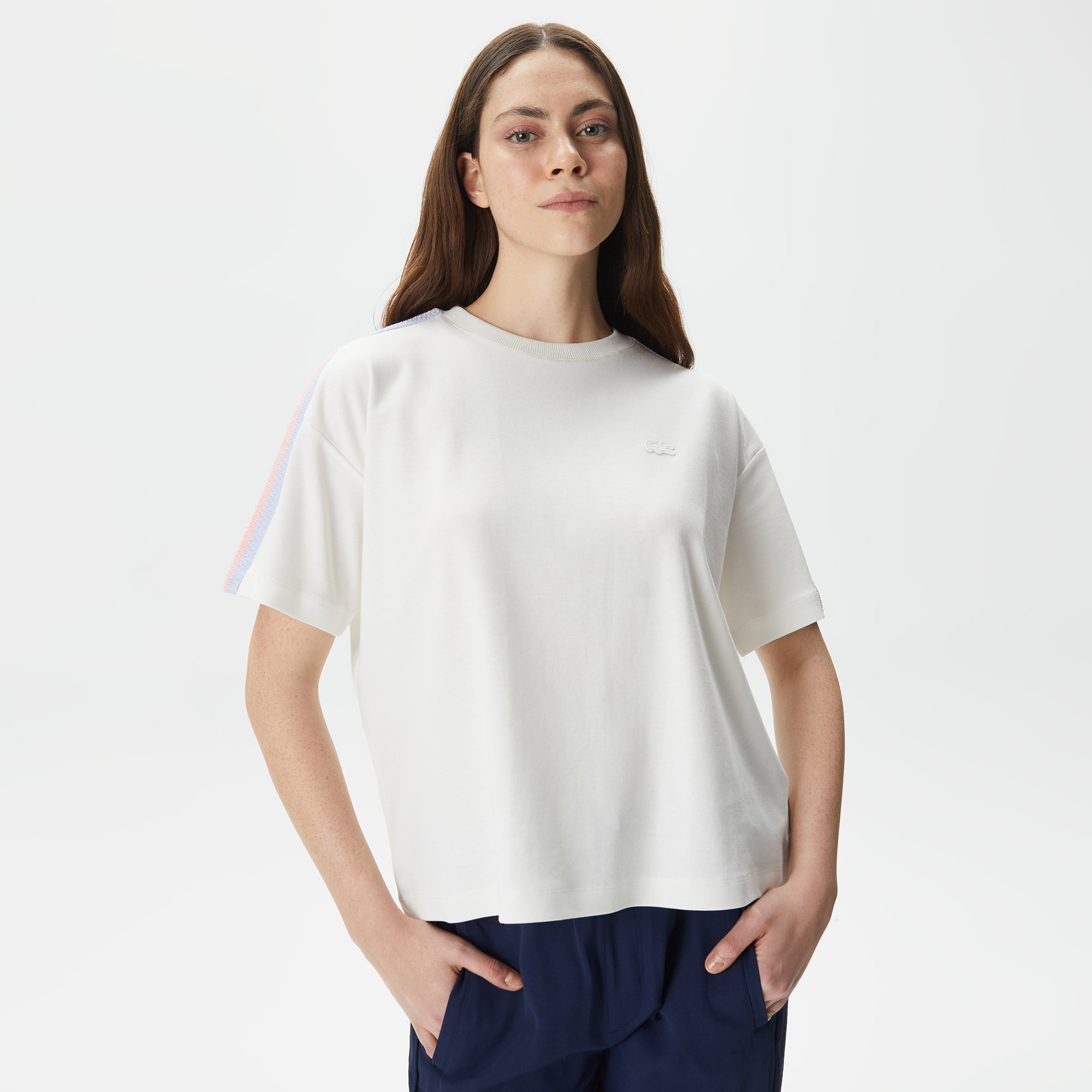 Lacoste Kadın Relaxed Fit Bisiklet Yaka Beyaz T-Shirt
