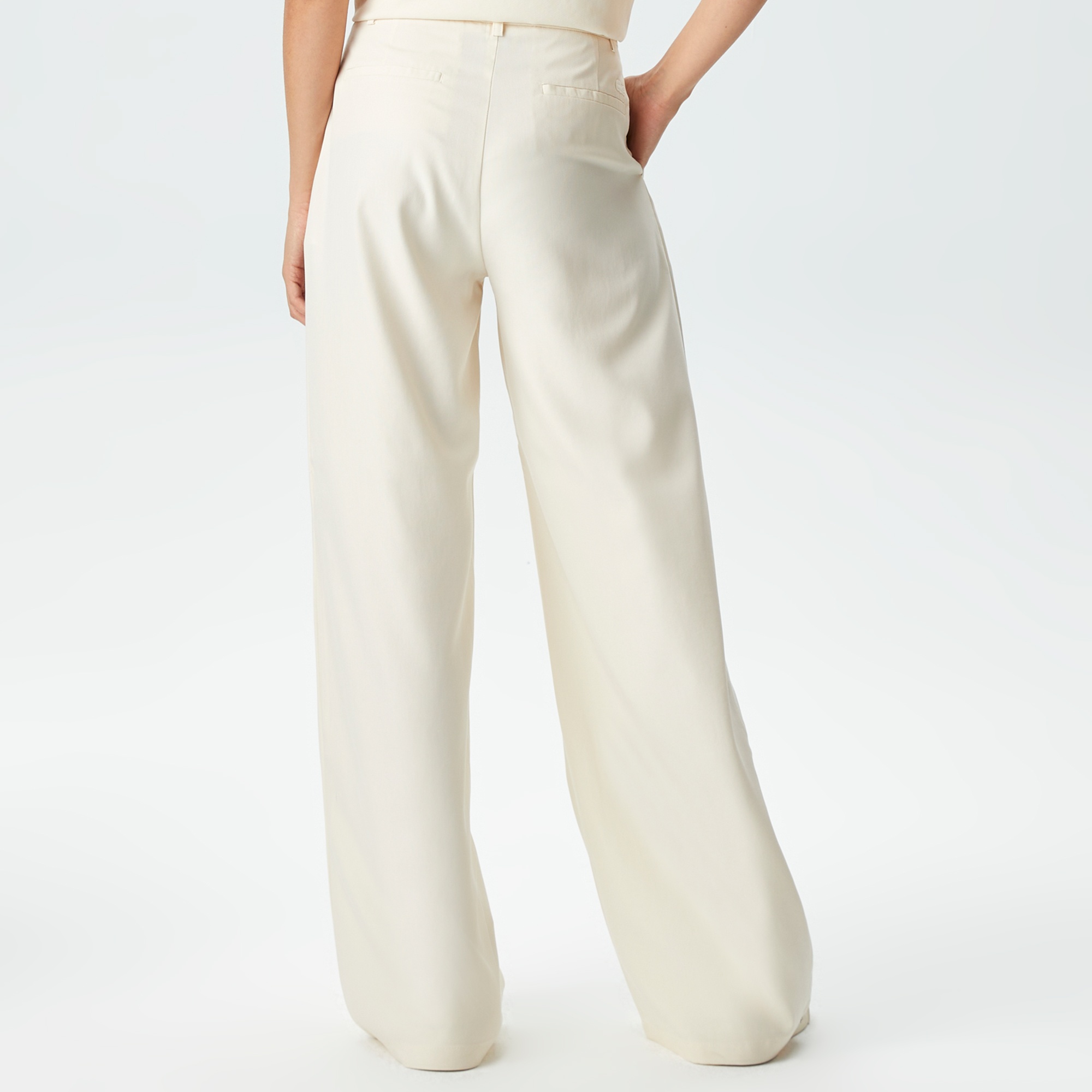 Lacoste Kadın Relaxed Fit Beyaz Pantolon