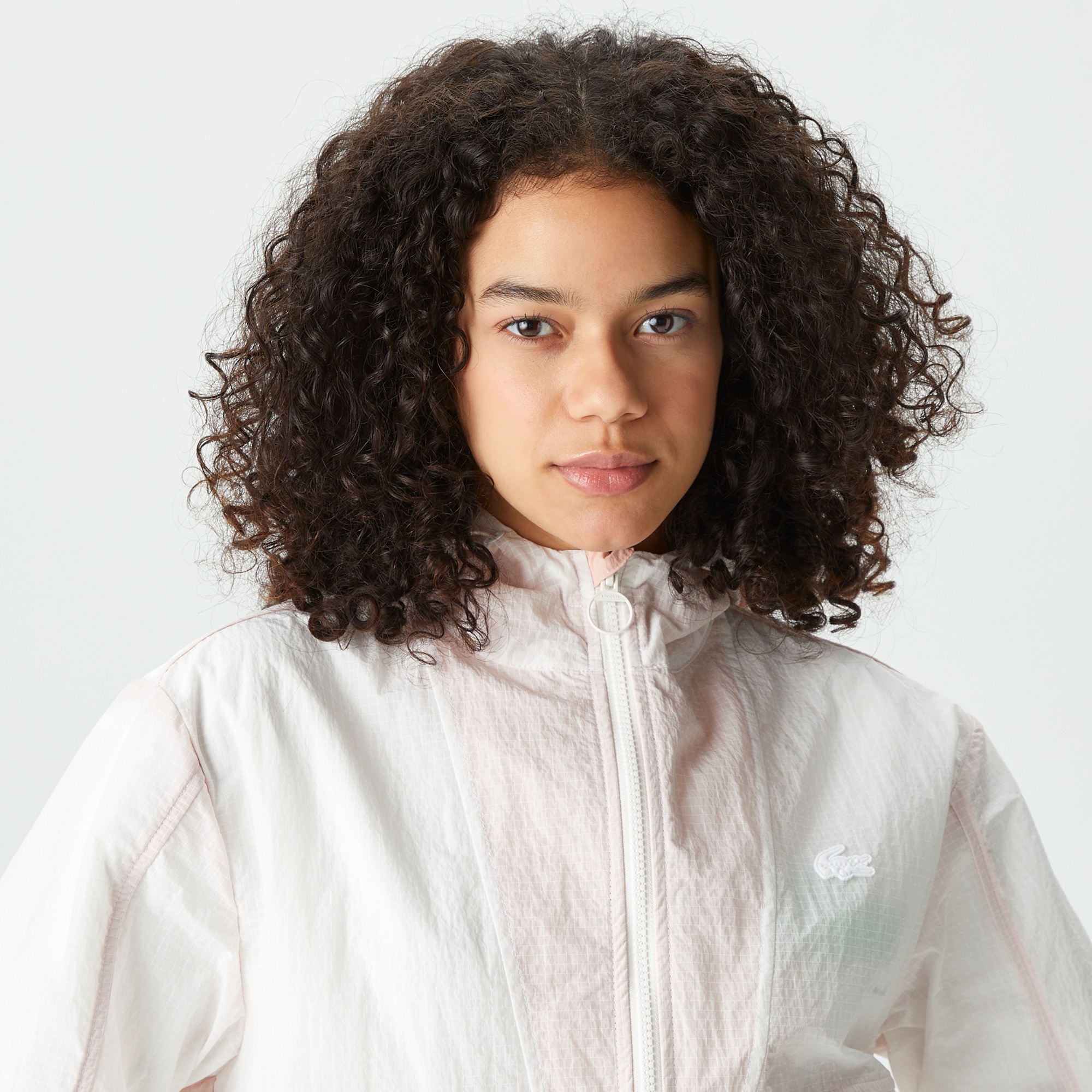 Lacoste Kadın Kapüşonlu Renk Bloklu Beyaz Mont