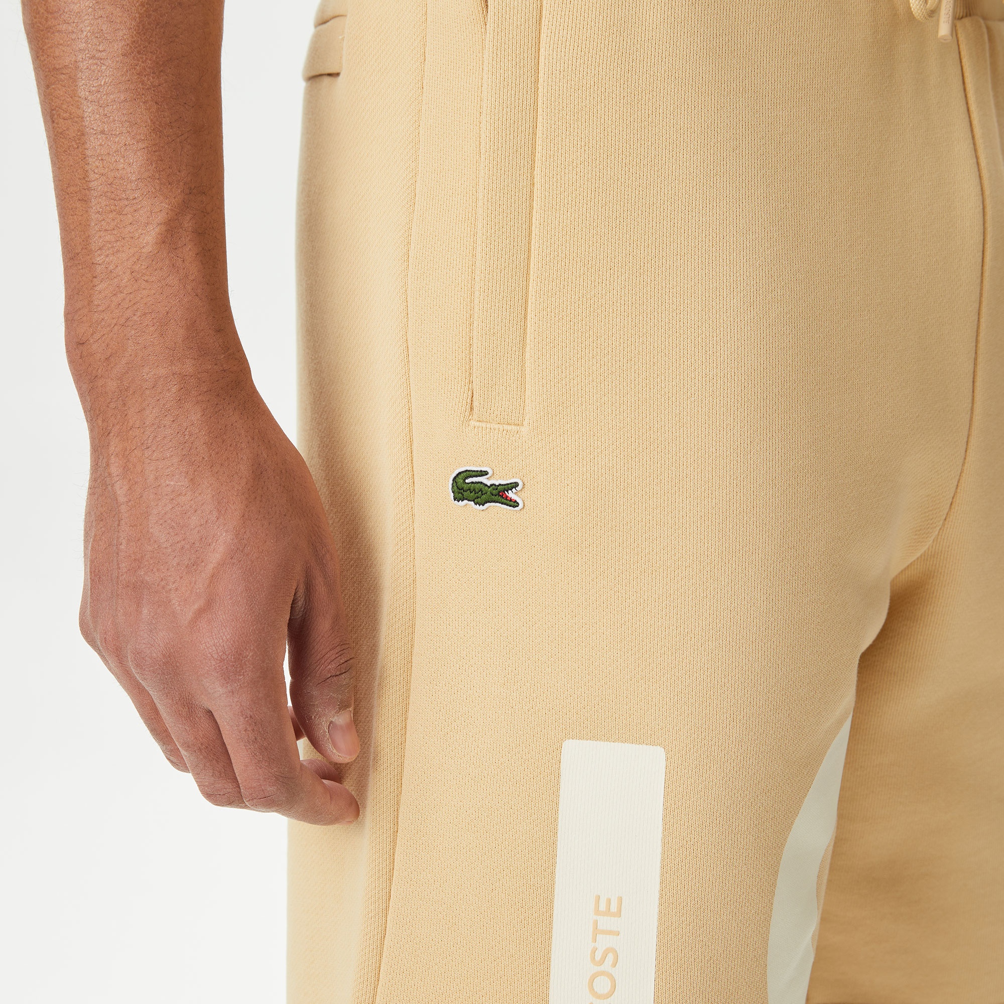 Lacoste Erkek Relaxed Fit Baskılı Bej Şort