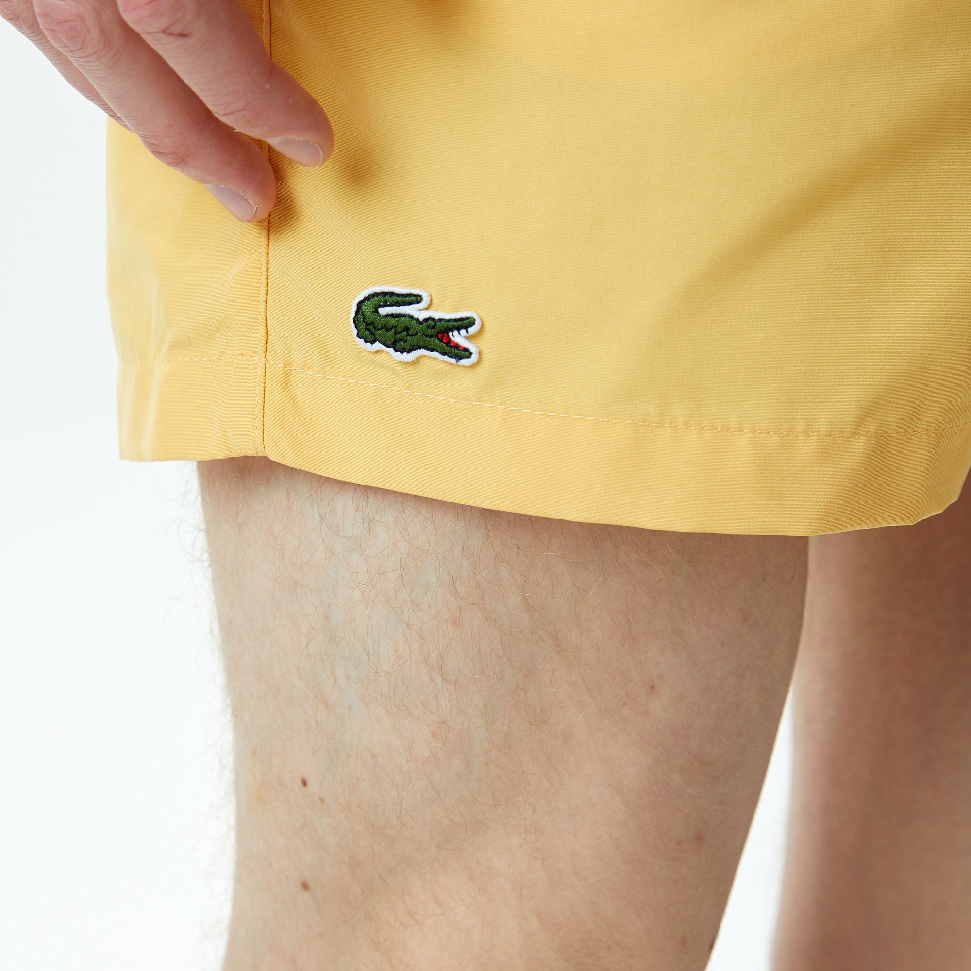 Lacoste Erkek Desenli Sarı Mayo Şort