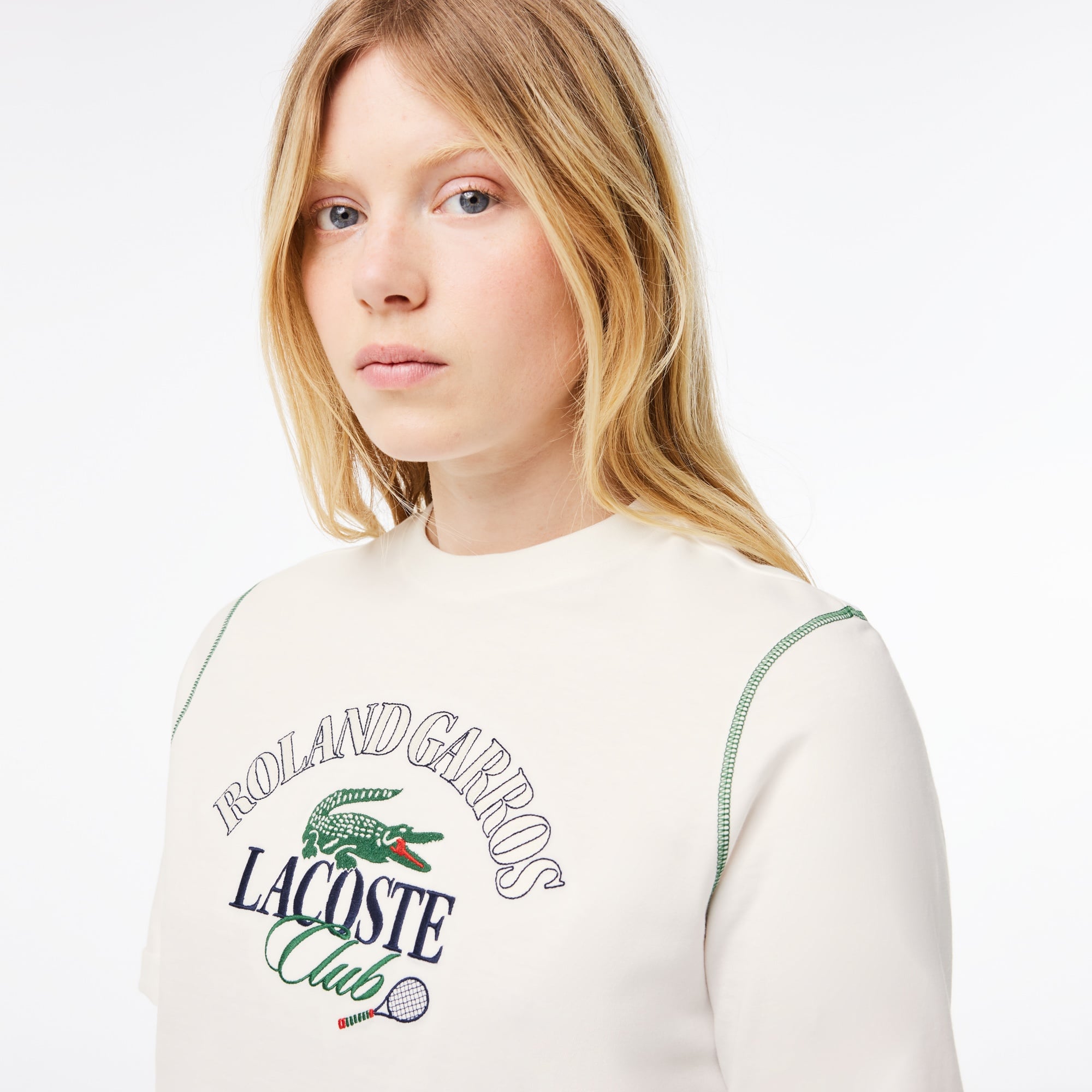 Lacoste x Roland Garros Kadın Relaxed Fit Bisiklet Yaka Baskılı Beyaz T-Shirt