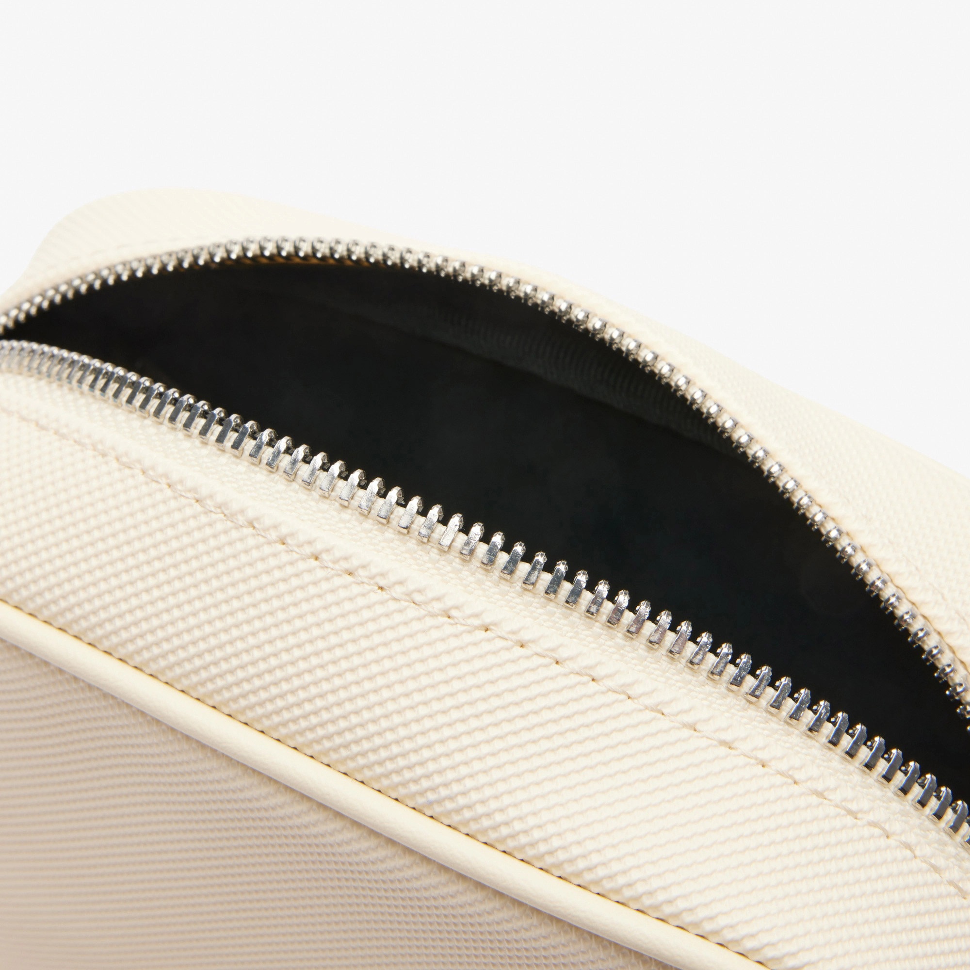 Lacoste Kadın Monogram Bej Postacı Çantası