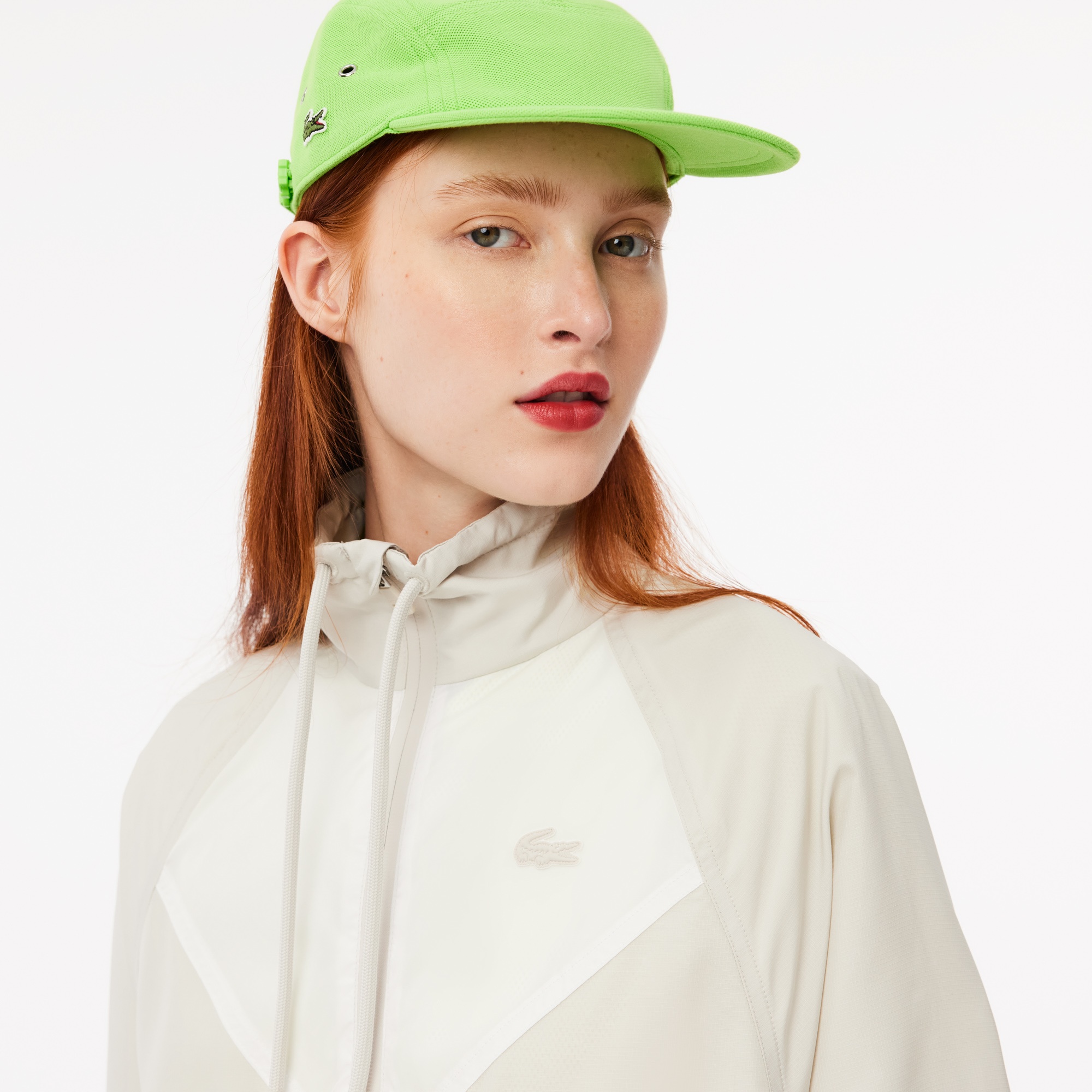 Lacoste Kadın Relaxed Fit Kapüşonlu Gri Rüzgarlık