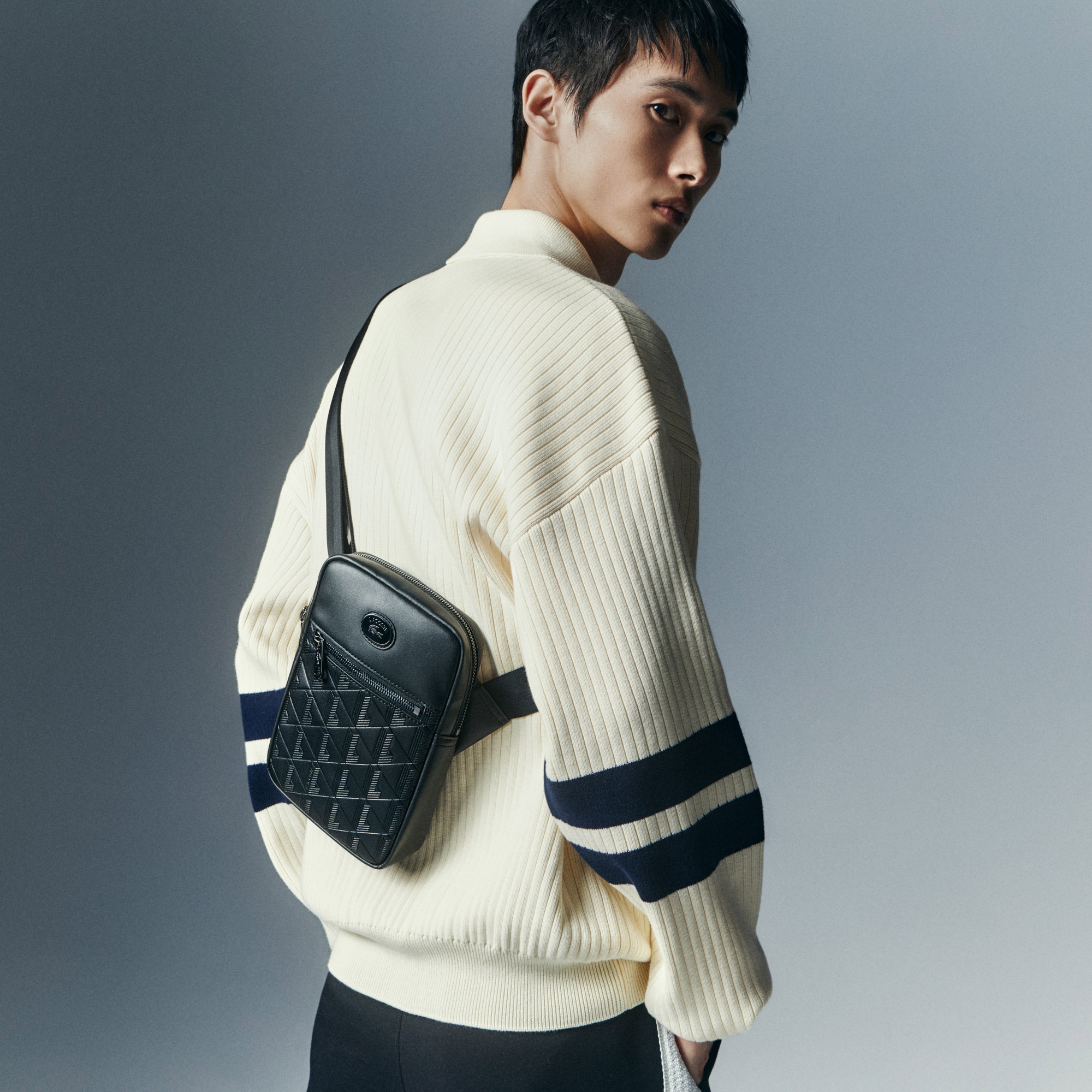 Lacoste Erkek Monogram Siyah Postacı Çantası